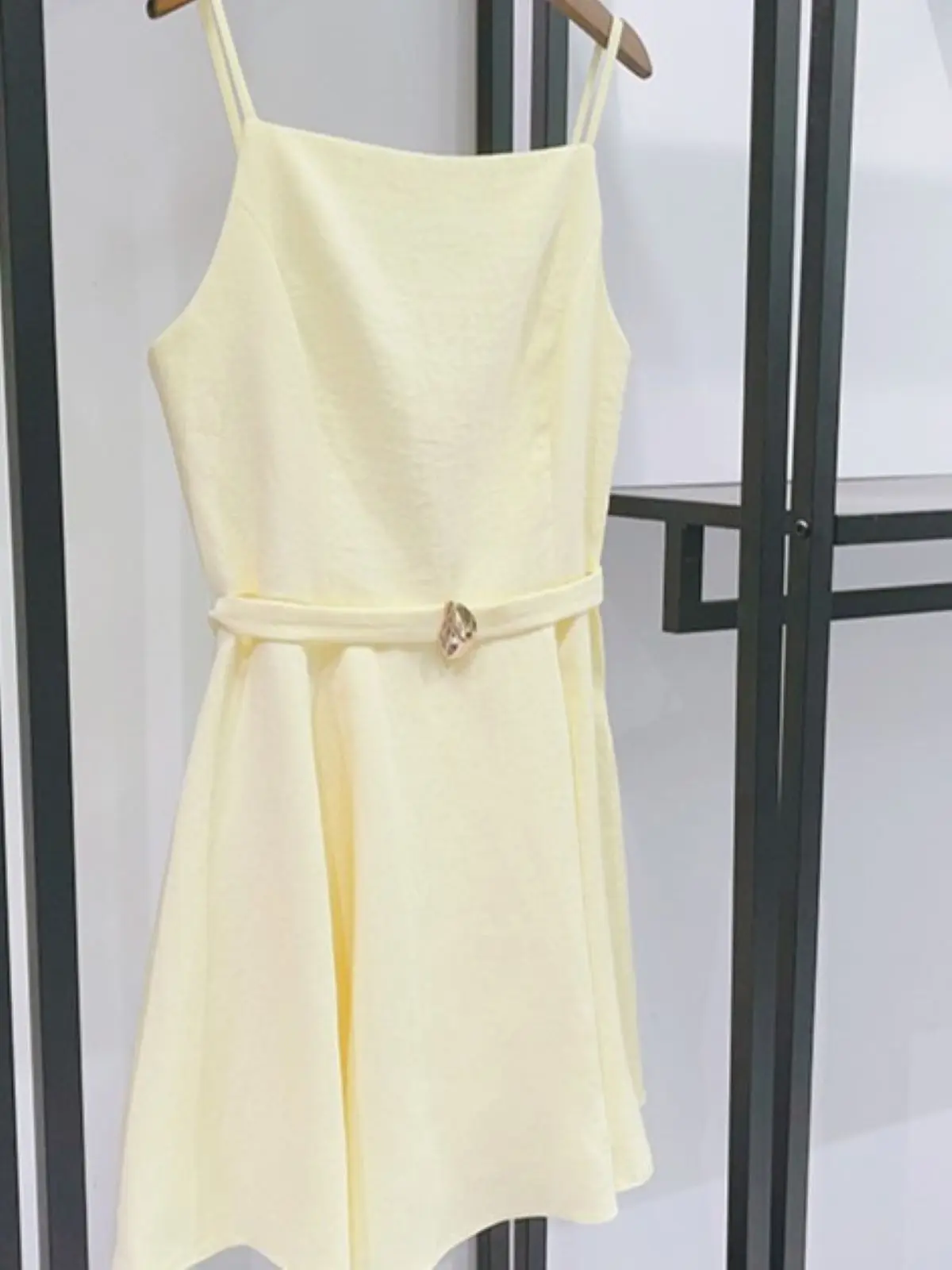 Spring/Summer Women Square Neck Sleeveless Belt Solid Dress Pleated High Waist A-line Elegant Camisole Mini Skirt
Spring/Summer Women Square Neck Sleeveless Belt Solid Dress Pleated High Waist A-line Elegant Camisole Mini Skirt