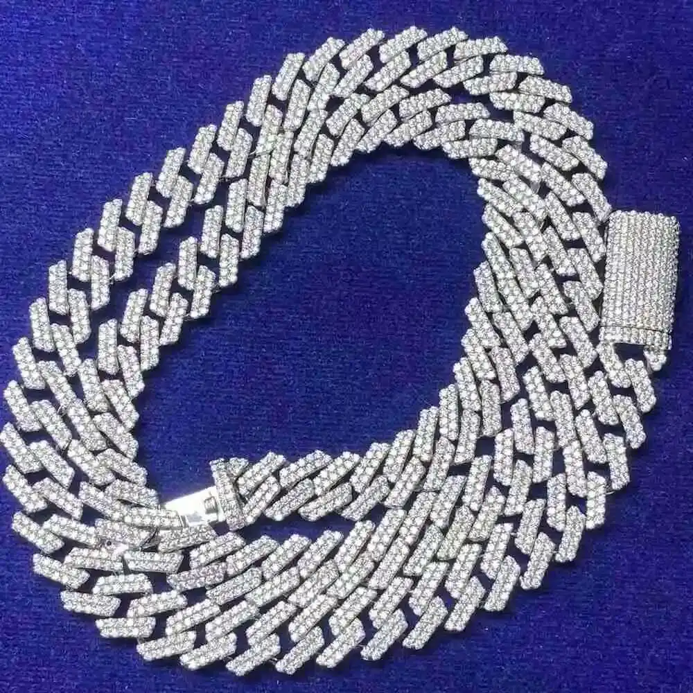 Кубинская цепочка из серебра 925 пробы Iced Out с муассанитом и бриллиантами Майами, настраиваемая (10 мм-20 мм)
Кубинская цепочка из серебра 925 пробы Iced Out с муассанитом и бриллиантами Майами, настраиваемая (10 мм-20 мм)