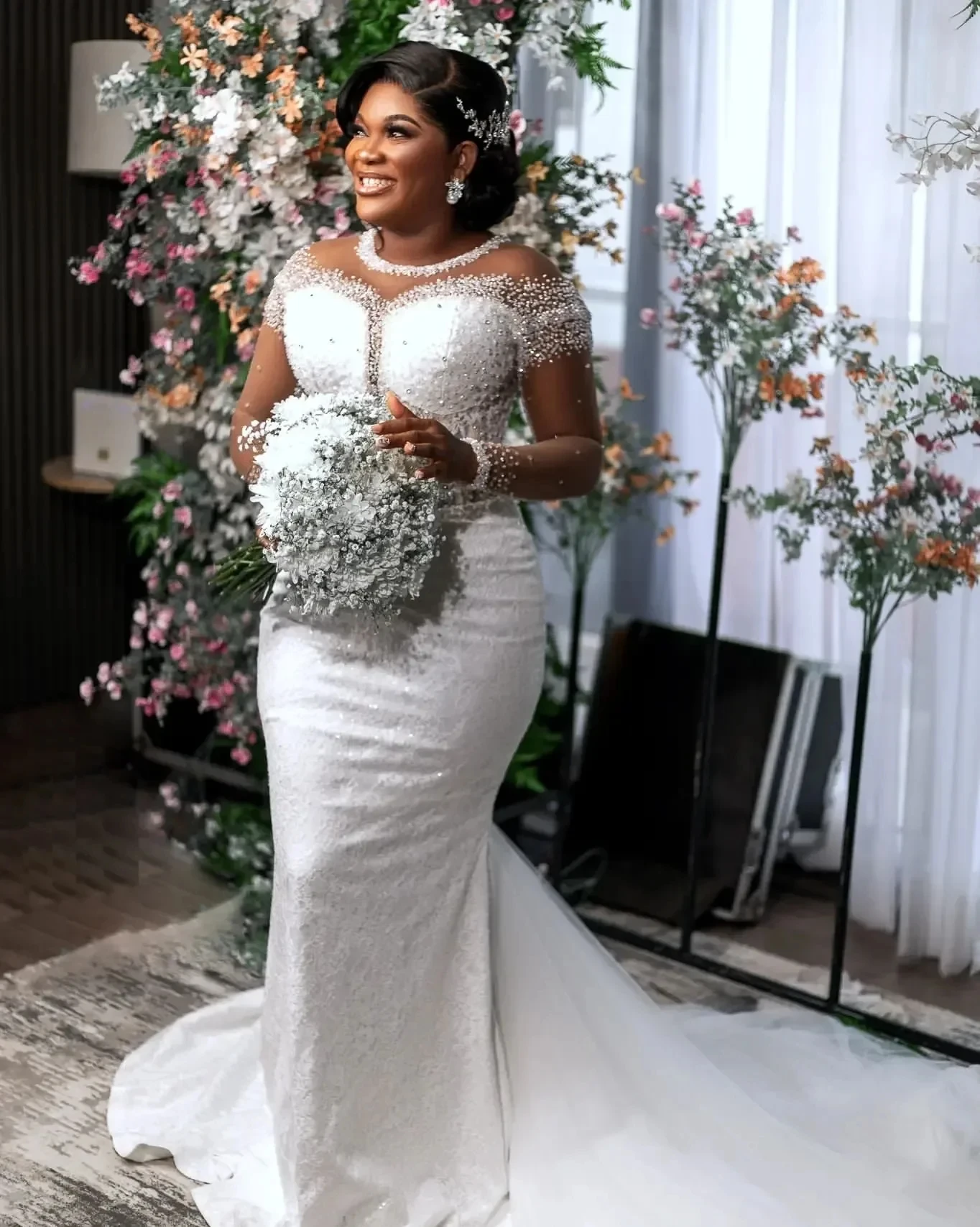 2025 Luxury African Mermaid Wedding Dress O-Neck Long Illusion Sleeves Sequins Sequins Lace Bridal Bride Gowns Vestidos De Noiva
2025 Luxury African Mermaid Wedding Dress O-Neck Long Illusion Sleeves Sequins Sequins Lace Bridal Bride Gowns Vestidos De Noiva