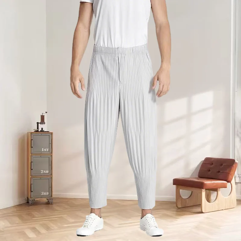 Miyake Pleated Lantern Trousers Men's 2025 Summer Fold Harlequin Trousers Loose Casual Versatile Pleat Nine-minute Trousers Tide
Miyake Pleated Lantern Trousers Men's 2025 Summer Fold Harlequin Trousers Loose Casual Versatile Pleat Nine-minute Trousers Tide