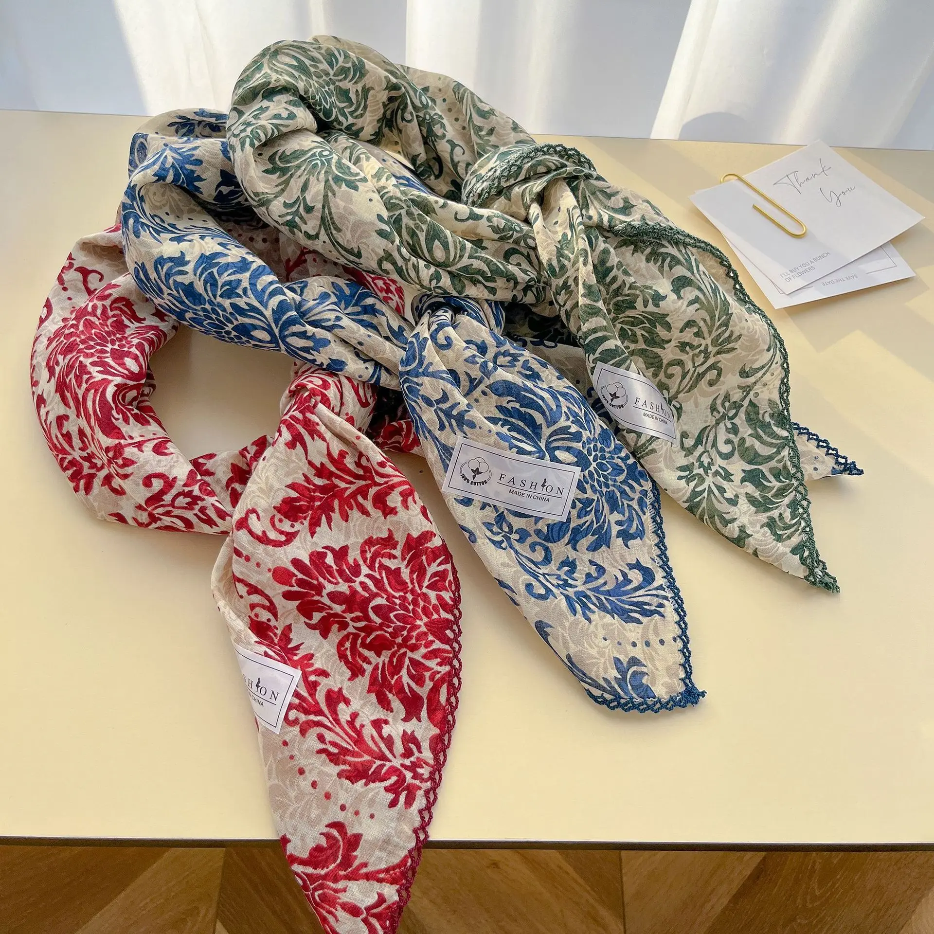 Spring And Autumn Thin Luxury Versatile Silk Women's Xiaoqing New Style Fashion Travel Photography Decorative Square Scarf
Spring And Autumn Thin Luxury Versatile Silk Women's Xiaoqing New Style Fashion Travel Photography Decorative Square Scarf