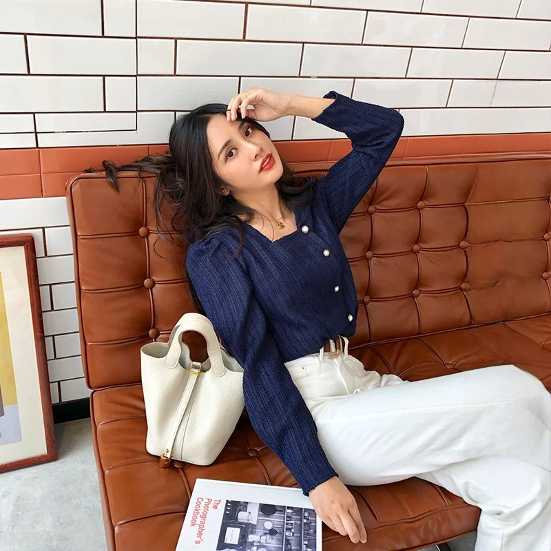 Оригинальная женская блузка Elwing с квадратным воротником и длинными рукавами, винтажный стиль, с тонким дизайном и открытыми плечами, приталенный крой
Оригинальная женская блузка Elwing с квадратным воротником и длинными рукавами, винтажный стиль, с тонким дизайном и открытыми плечами, приталенный крой