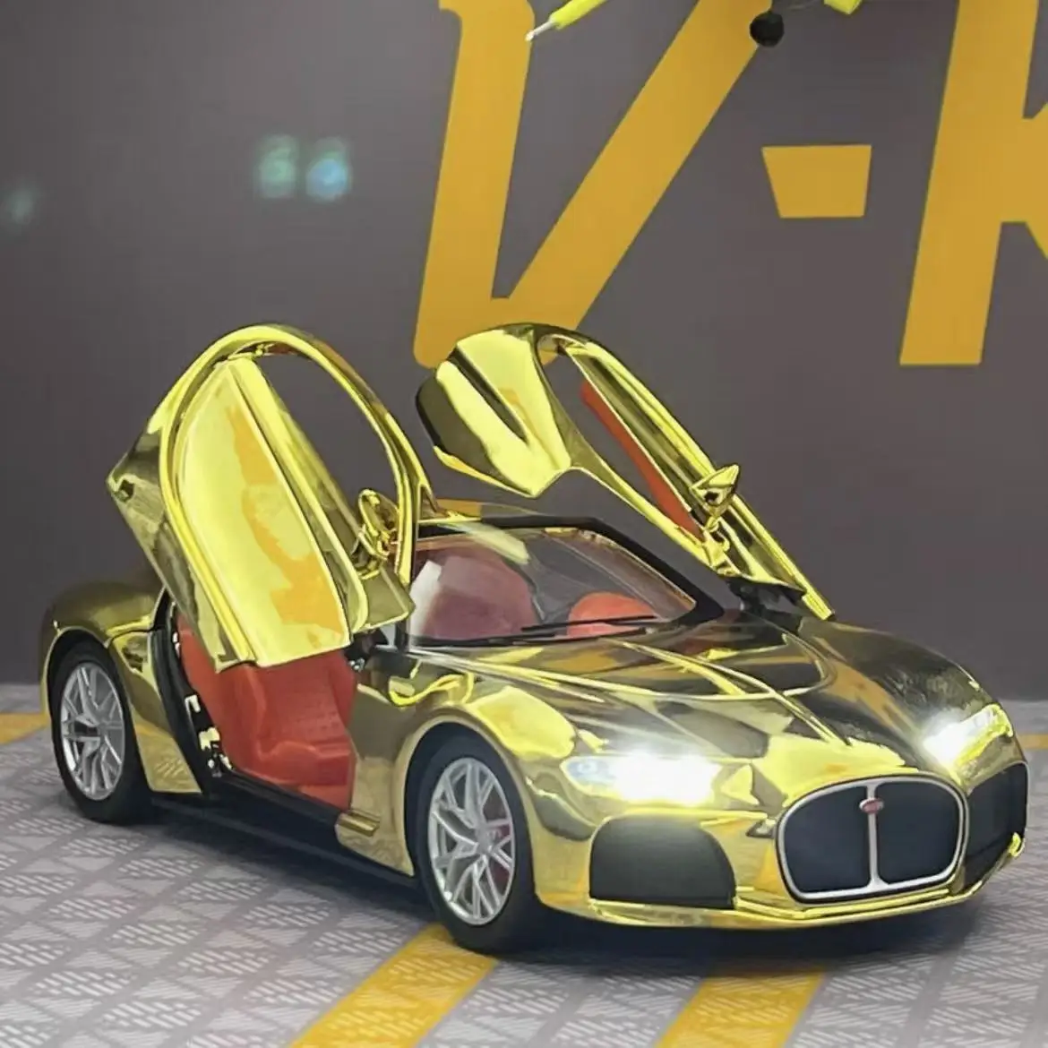 High-End Atlantic 1:24 Electroplated Alloy Model Car Sound & Light Toy Exquisite Desktop Ornament Ideal Birthday Gift
High-End Atlantic 1:24 Electroplated Alloy Model Car Sound & Light Toy Exquisite Desktop Ornament Ideal Birthday Gift