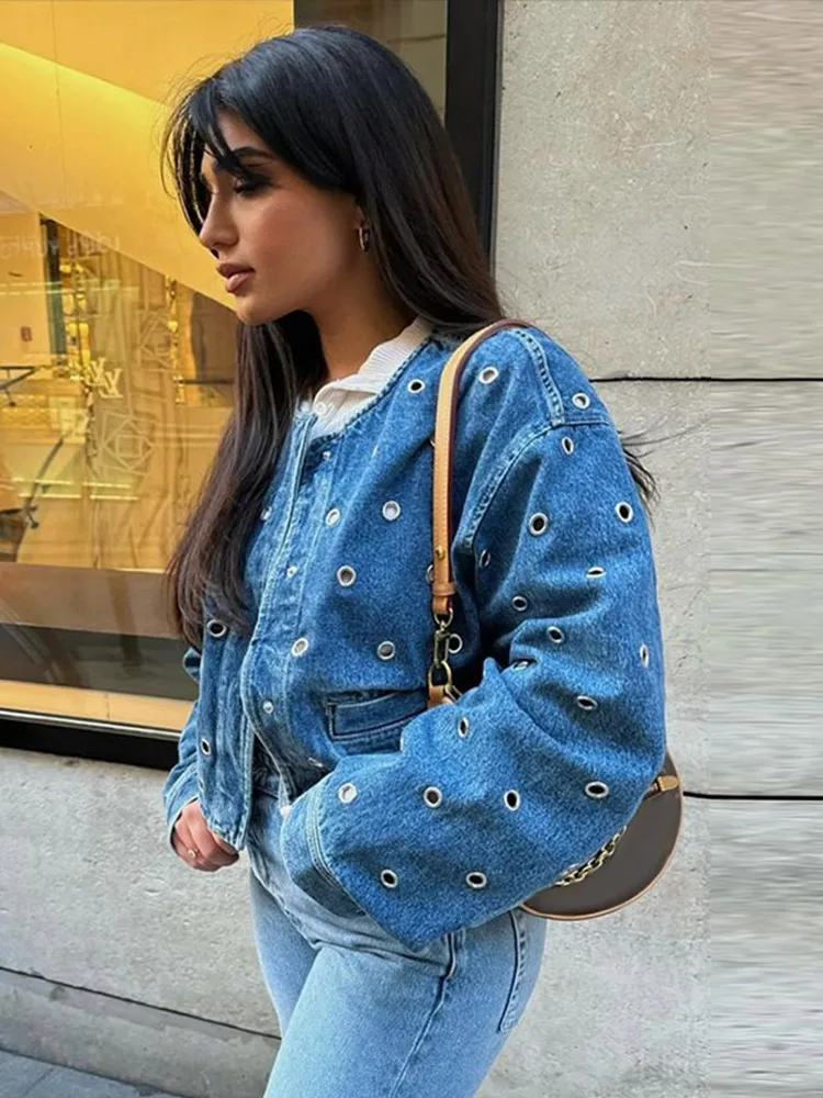 Casual Hollow Out Pockets Denim Jackets Women Loose Button O-neck Short Cowboy Jacket Female Autumn Retro Chic Street Outwear
Casual Hollow Out Pockets Denim Jackets Women Loose Button O-neck Short Cowboy Jacket Female Autumn Retro Chic Street Outwear