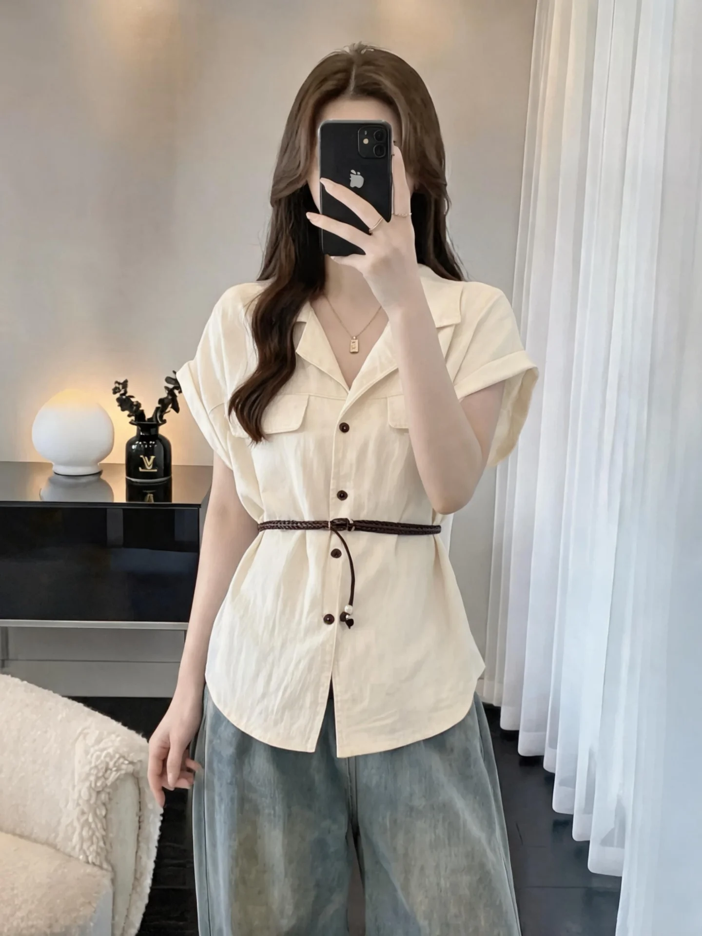 Slimming V-neck Short Sleeve Workwear Shirt Women's Summer New Large Size Fat MM Waist-cinching Belt Base Top Korean Style
Slimming V-neck Short Sleeve Workwear Shirt Women's Summer New Large Size Fat MM Waist-cinching Belt Base Top Korean Style