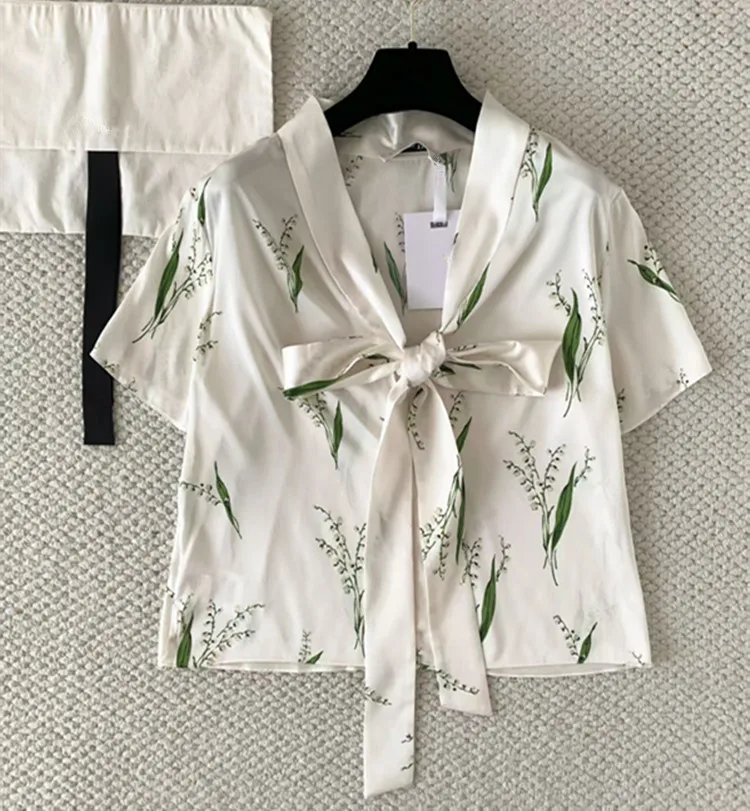 Customization New summer styles for women's clothing Europe and America 2026 Short-sleeved bow-necked printed shirt skirt suit
Customization New summer styles for women's clothing Europe and America 2026 Short-sleeved bow-necked printed shirt skirt suit