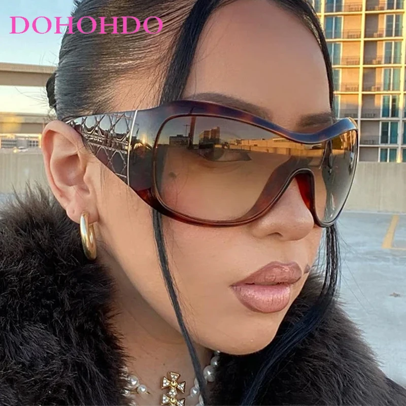 Trend Luxury Brand Design Oversized Frame Y2K One Piece Sunglasses Women Men Outdoors Street Photography Shade Sun Glasses UV400
Trend Luxury Brand Design Oversized Frame Y2K One Piece Sunglasses Women Men Outdoors Street Photography Shade Sun Glasses UV400