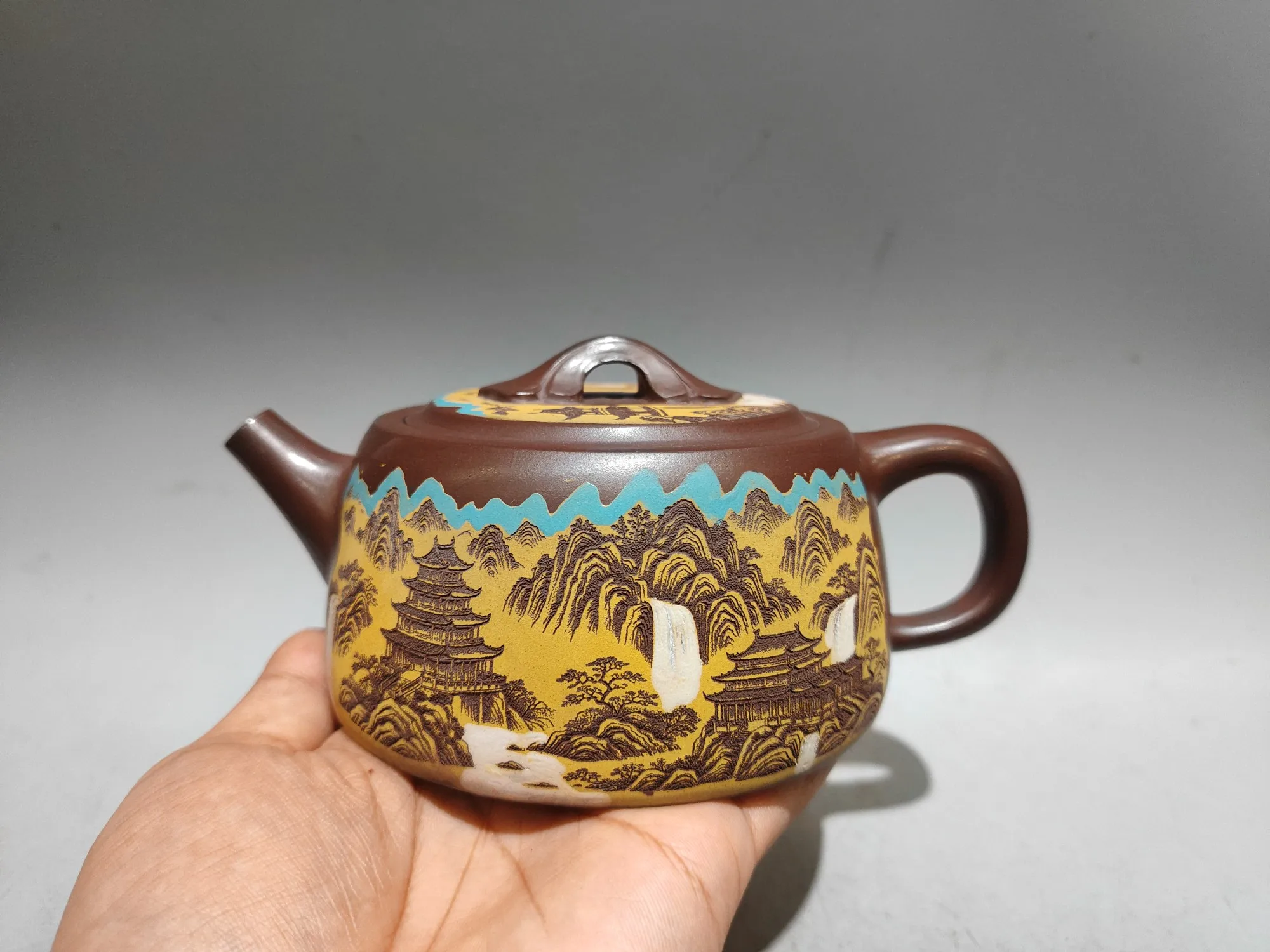 Old Chinese Handicraft Enameled YiXing Zisha (red stoneware) Teapot,Famille rose incised painting, Free shipping
Old Chinese Handicraft Enameled YiXing Zisha (red stoneware) Teapot,Famille rose incised painting, Free shipping
