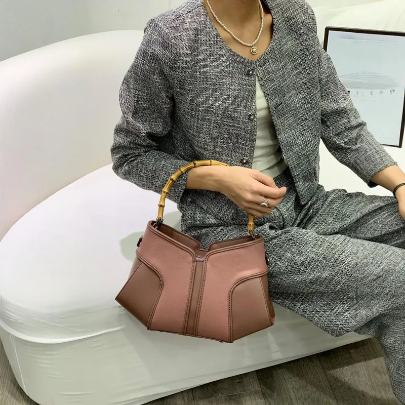 Модная повседневная женская сумка-тоут, роскошные лоскутные сумки с бамбуковой ручкой, модная брендовая женская вечерняя сумка через плечо
Модная повседневная женская сумка-тоут, роскошные лоскутные сумки с бамбуковой ручкой, модная брендовая женская вечерняя сумка через плечо