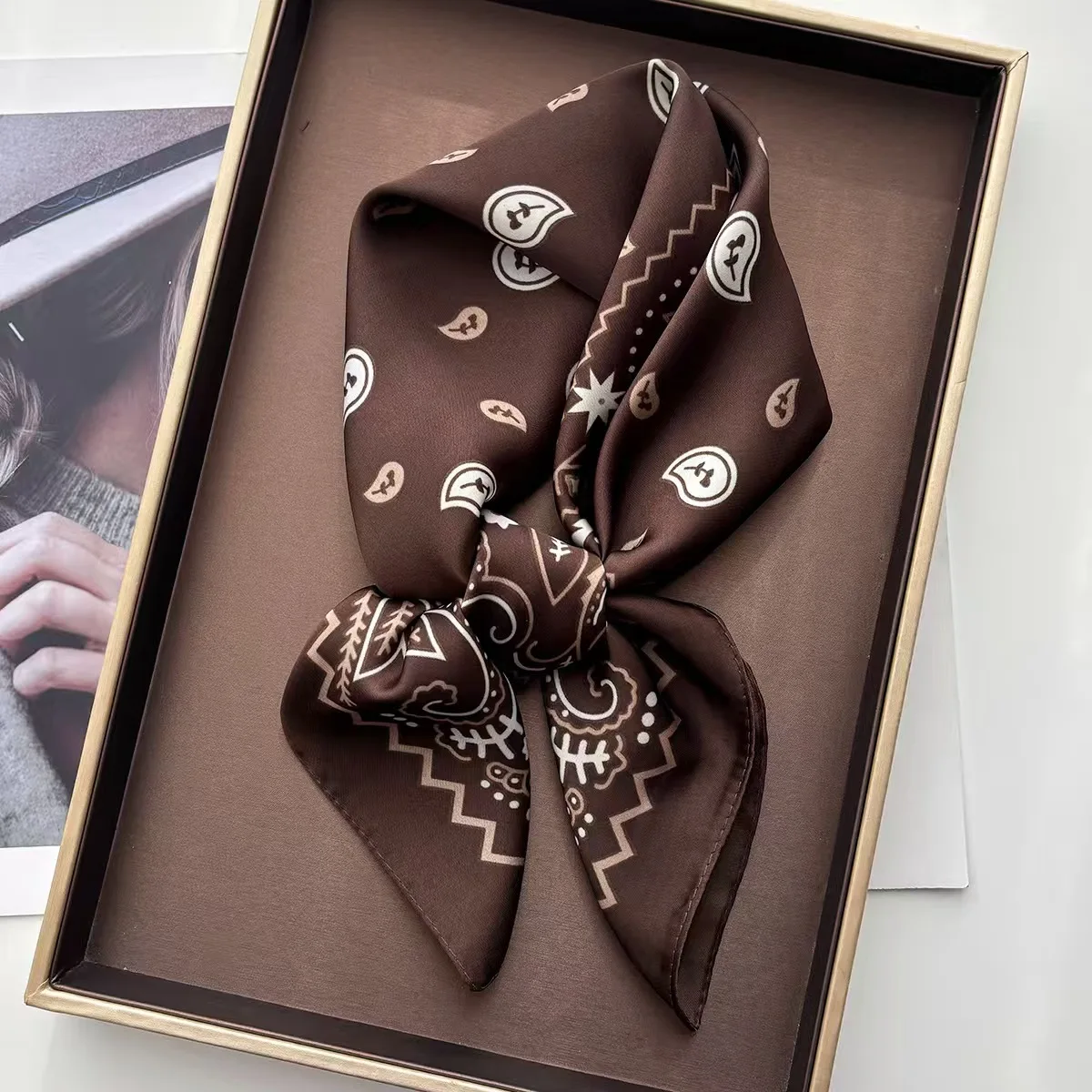 Paisley Printed Square Scarf For Women Elegant Imitation Silk Scarves Bandanas Retro Hijab Neckerchief Luxury Shawl Wraps
Paisley Printed Square Scarf For Women Elegant Imitation Silk Scarves Bandanas Retro Hijab Neckerchief Luxury Shawl Wraps