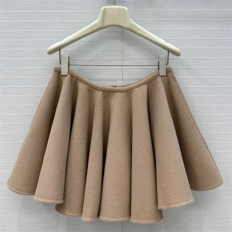 Женская юбка. Новая высококачественная мини-юбка из смесовой шерсти на осень 2021. Облегающая короткая юбка с низкой талией y2k. Повседневная плиссированная юбка.
Женская юбка. Новая высококачественная мини-юбка из смесовой шерсти на осень 2021. Облегающая короткая юбка с низкой талией y2k. Повседневная плиссированная юбка.