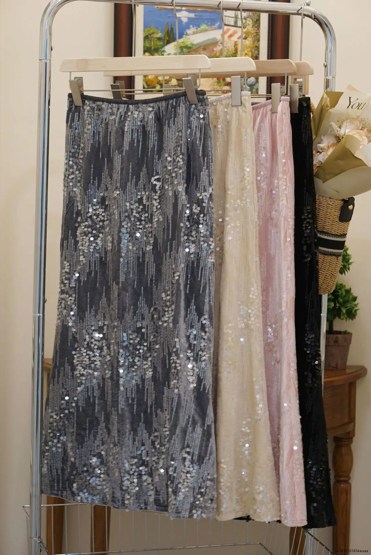 Korean Fashion Sequin Design Long Skirts for Women All Season Ladies Casual Streetwear All Match Sexy Midi Skirt
Korean Fashion Sequin Design Long Skirts for Women All Season Ladies Casual Streetwear All Match Sexy Midi Skirt