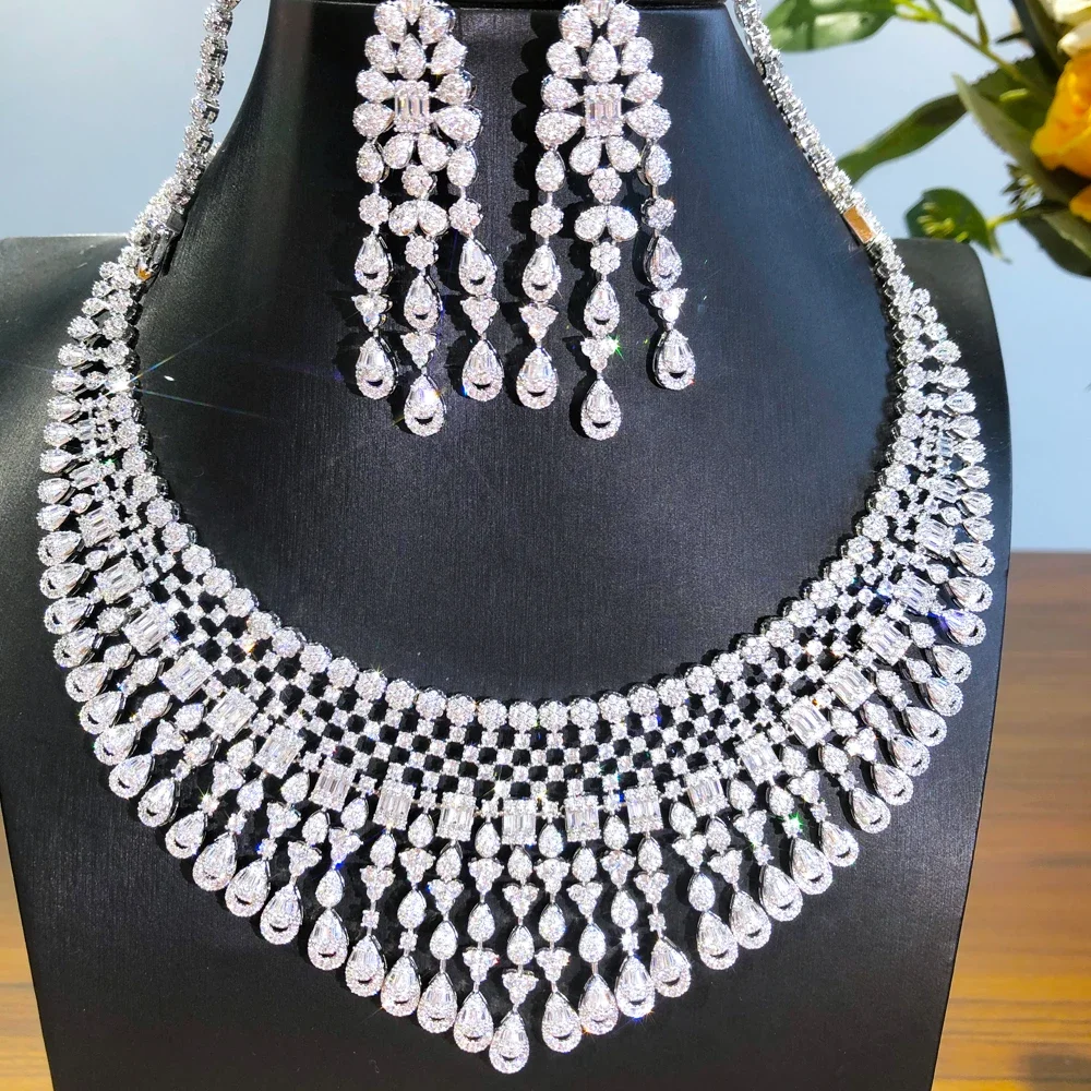 Soramoore Luxury Elegant Necklace Earrings Bangle Ring Jewelry Set Super CZ New Design Fashion Jewelry Bridal Wedding New HOT
Soramoore Luxury Elegant Necklace Earrings Bangle Ring Jewelry Set Super CZ New Design Fashion Jewelry Bridal Wedding New HOT