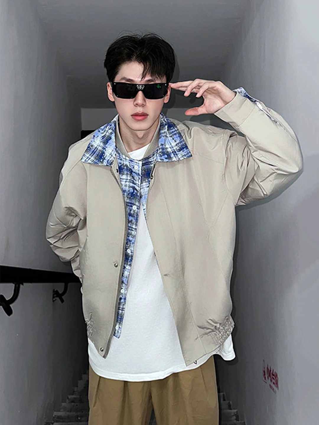 Light ey irt Collar Jaet Men's Spring Cleanfit Plaid Patchwork American Workwear ort Coat Loose Fit Long Sve Zipper
Light ey irt Collar Jaet Men's Spring Cleanfit Plaid Patchwork American Workwear ort Coat Loose Fit Long Sve Zipper