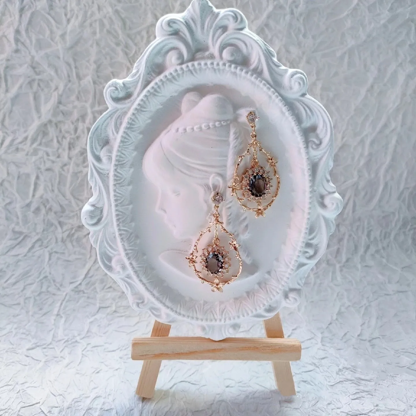 Красивые серьги-куклы 1/3 BJD, 1 пара, размер дяди, рубиново-зеленые ювелирные аксессуары
Красивые серьги-куклы 1/3 BJD, 1 пара, размер дяди, рубиново-зеленые ювелирные аксессуары