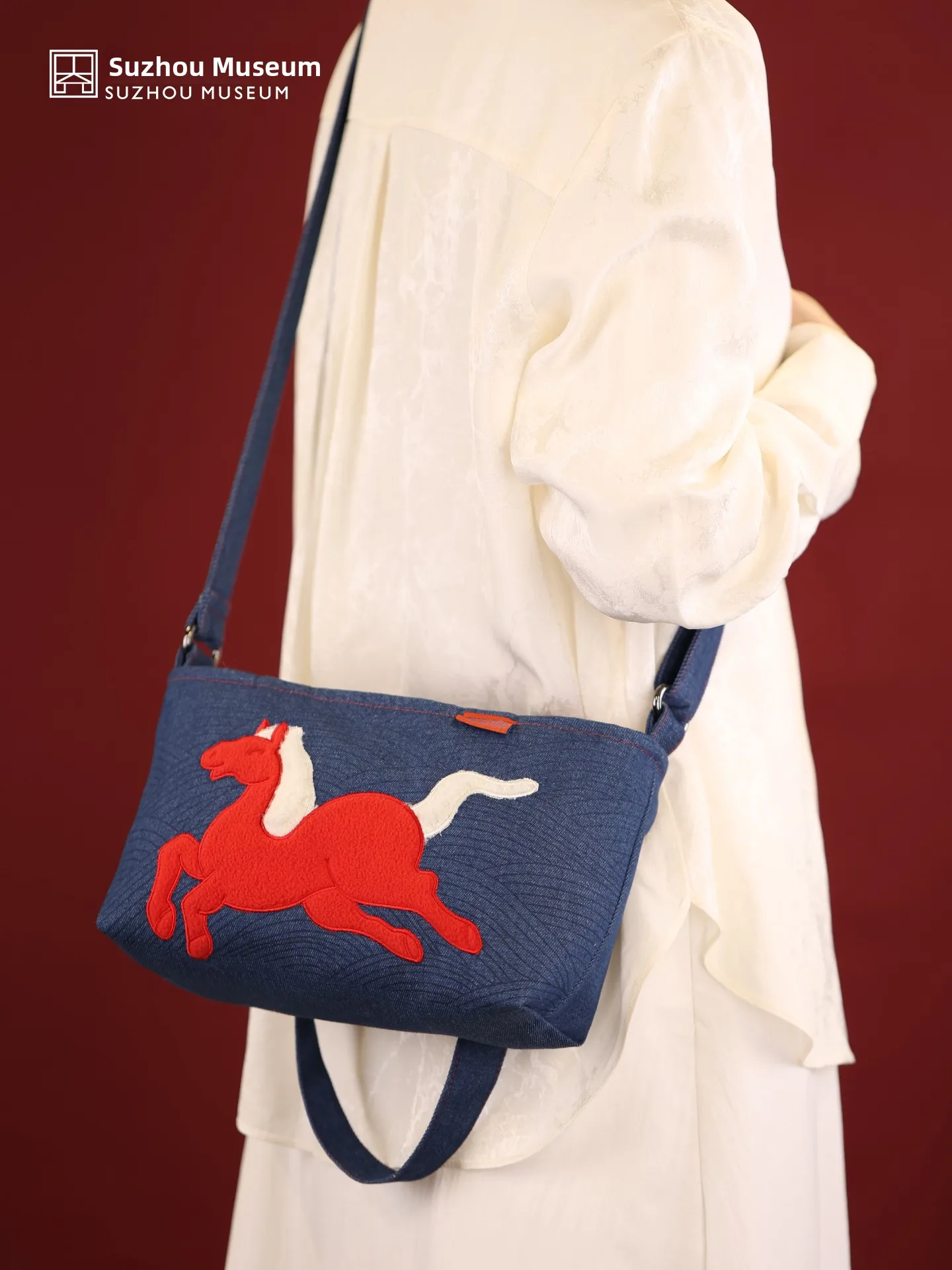 Suzhou Museum Ma Yue Xing Cheng Handbag Single Shoulder Crossbody Commuter Bag Year Gift New Year Birthday Friend
Suzhou Museum Ma Yue Xing Cheng Handbag Single Shoulder Crossbody Commuter Bag Year Gift New Year Birthday Friend