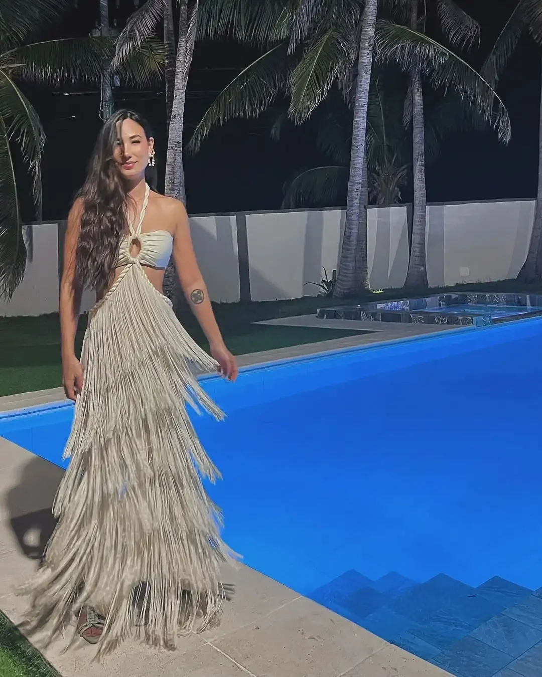 2025 New Tassel Skirt Set Women A Line Skirt High Waist Beach Skirt Crossover Top Summer Beach Holiday Party Bathing Suit
2025 New Tassel Skirt Set Women A Line Skirt High Waist Beach Skirt Crossover Top Summer Beach Holiday Party Bathing Suit