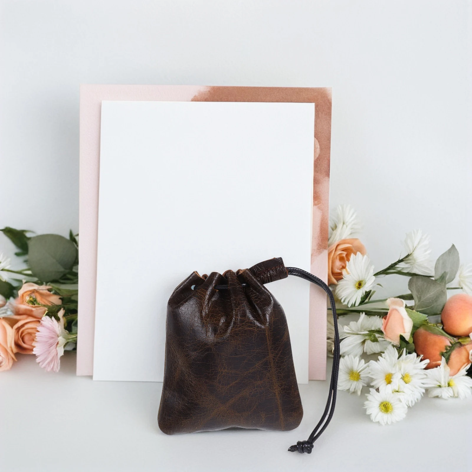 Luxury Drawstring Pouch Vintage Coin Bag Compact Trinket Storage Travel Makeup Case for Women Durable Cowhide Money
Luxury Drawstring Pouch Vintage Coin Bag Compact Trinket Storage Travel Makeup Case for Women Durable Cowhide Money
