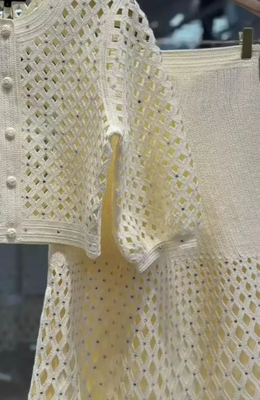Spring/Summer Women Hollow Rhinestone Knit Set Short Sleeve Cardigan + Sleeveless Vest + High Waist Half Skirt + A-Line Dress
Spring/Summer Women Hollow Rhinestone Knit Set Short Sleeve Cardigan + Sleeveless Vest + High Waist Half Skirt + A-Line Dress