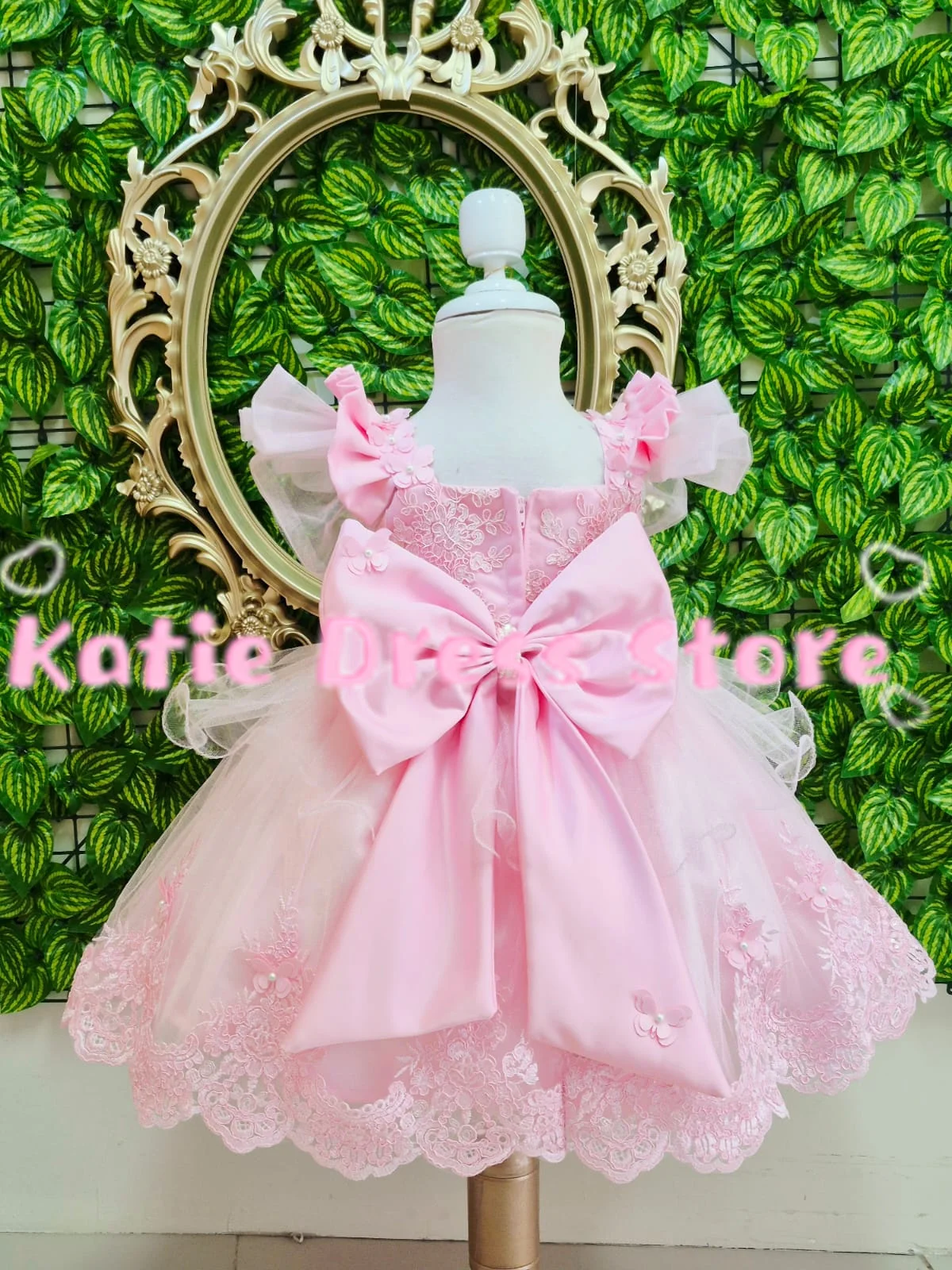 Elegant Pink Flower Girl Dress For Wedding Paerls Applique Puffy Kids Birthday Party First Communion Ball Gowns Customized
Elegant Pink Flower Girl Dress For Wedding Paerls Applique Puffy Kids Birthday Party First Communion Ball Gowns Customized