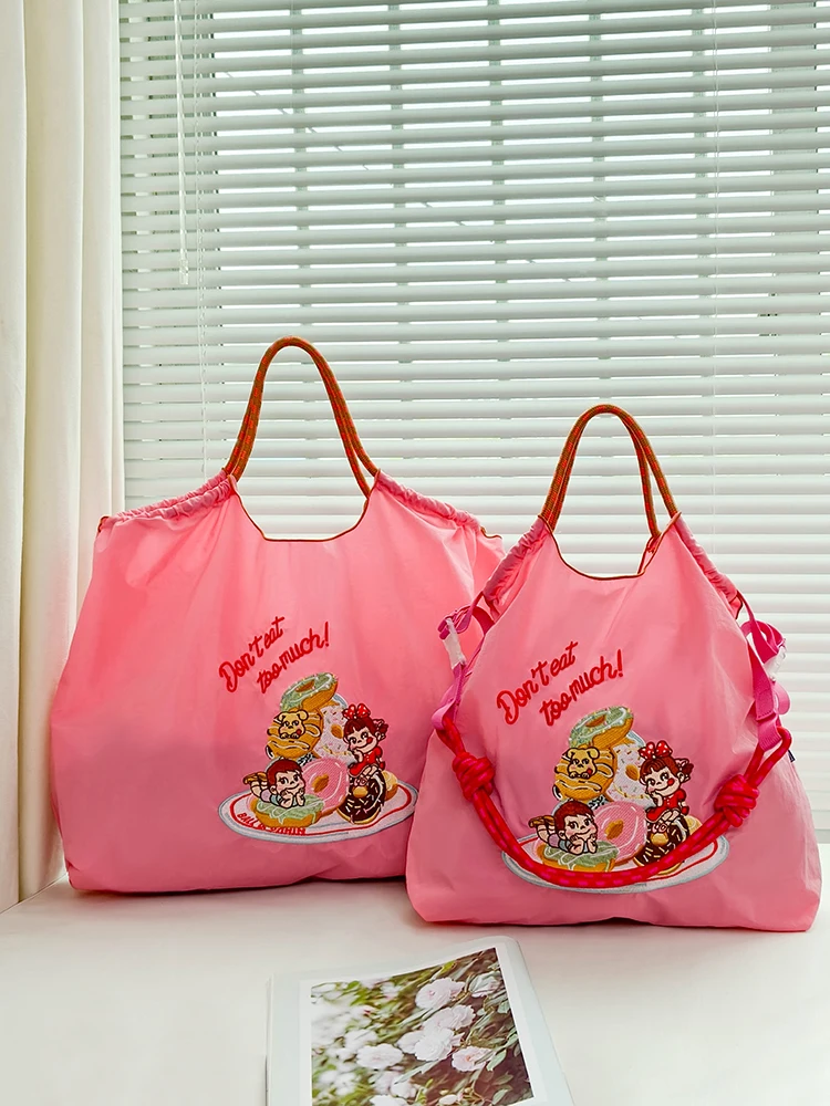 Ecological Ball Chain Embroidery Canvas op Bag Single oulder Commuter Bag Sweet Sle Nylon Soft Handbag
Ecological Ball Chain Embroidery Canvas op Bag Single oulder Commuter Bag Sweet Sle Nylon Soft Handbag