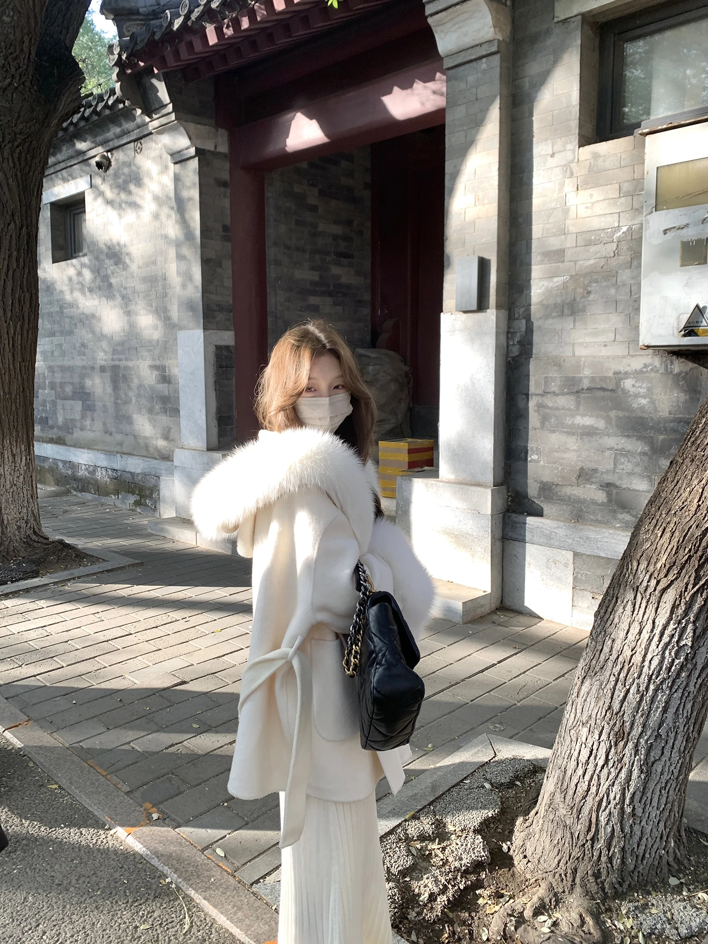 XXIIUU Winter New 2025 Women's Woolen Coat Fur Collar Hooded Thiened Korean Sle Mid-Length Pure Color Faion Outerwear
XXIIUU Winter New 2025 Women's Woolen Coat Fur Collar Hooded Thiened Korean Sle Mid-Length Pure Color Faion Outerwear