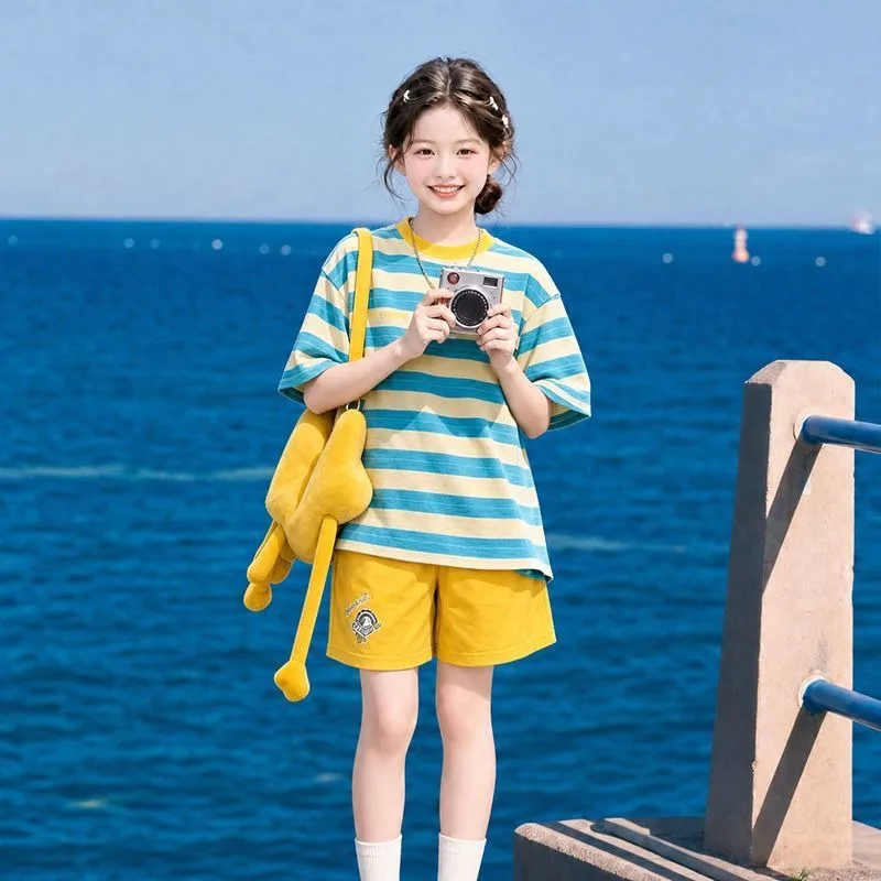 2026 Summer Girls Sports Set Kids Breathable T-shirt Shorts 2 Piece Set High Street Fashion High Quality Children's Loose Suit
2026 Summer Girls Sports Set Kids Breathable T-shirt Shorts 2 Piece Set High Street Fashion High Quality Children's Loose Suit