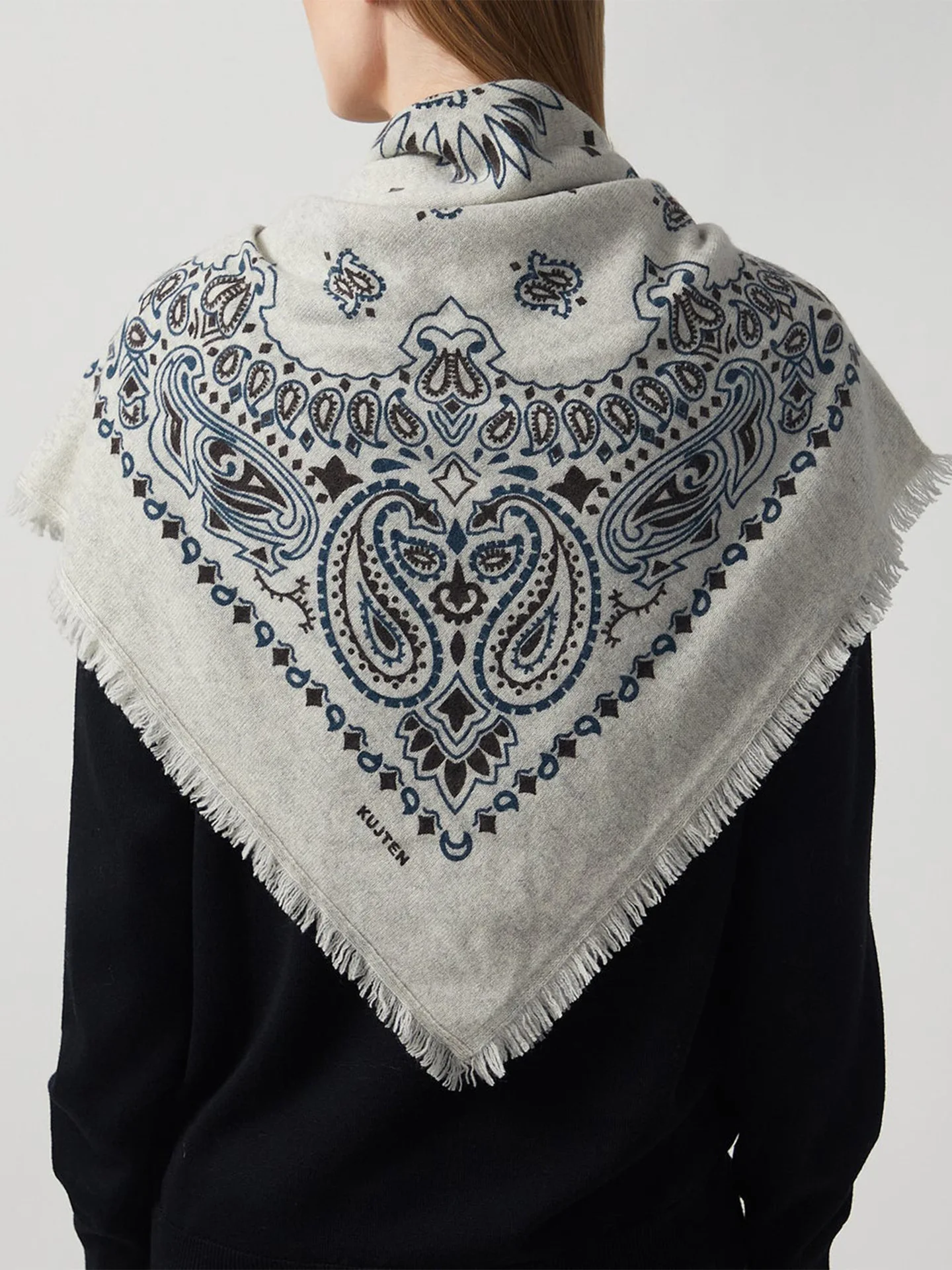 Fashion Knitted Print Square Scarf Women Commute Tassel Lightweight Soft Shawl Neckwear Female 2026 Casual Accessory Lady
Fashion Knitted Print Square Scarf Women Commute Tassel Lightweight Soft Shawl Neckwear Female 2026 Casual Accessory Lady