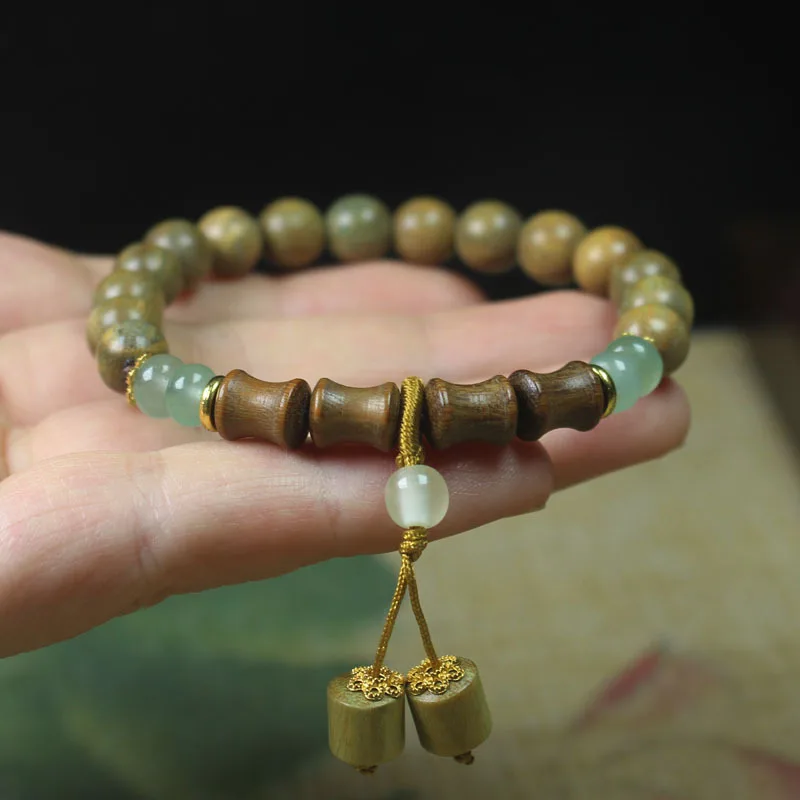 8mm Green Sandalwood Beaded Bracelet Single Loop Fragrant Wood Wristband for Men and Women Gifts
8mm Green Sandalwood Beaded Bracelet Single Loop Fragrant Wood Wristband for Men and Women Gifts