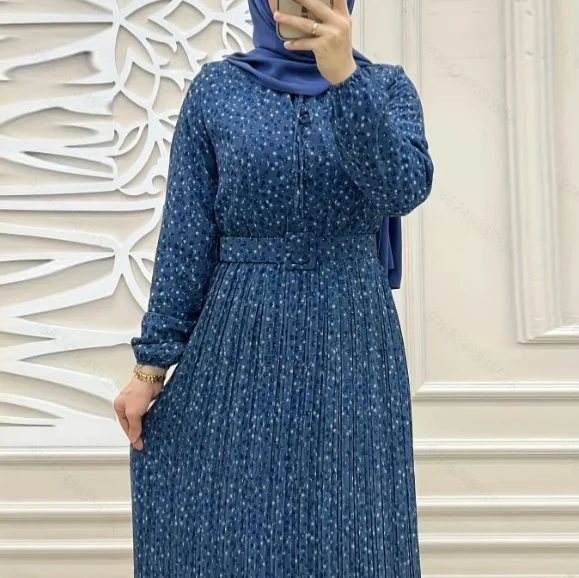 A new style of Muslim women's dress in the Middle East. It is a fashionable and elegant chiffon dress with floral patterns.
A new style of Muslim women's dress in the Middle East. It is a fashionable and elegant chiffon dress with floral patterns.
