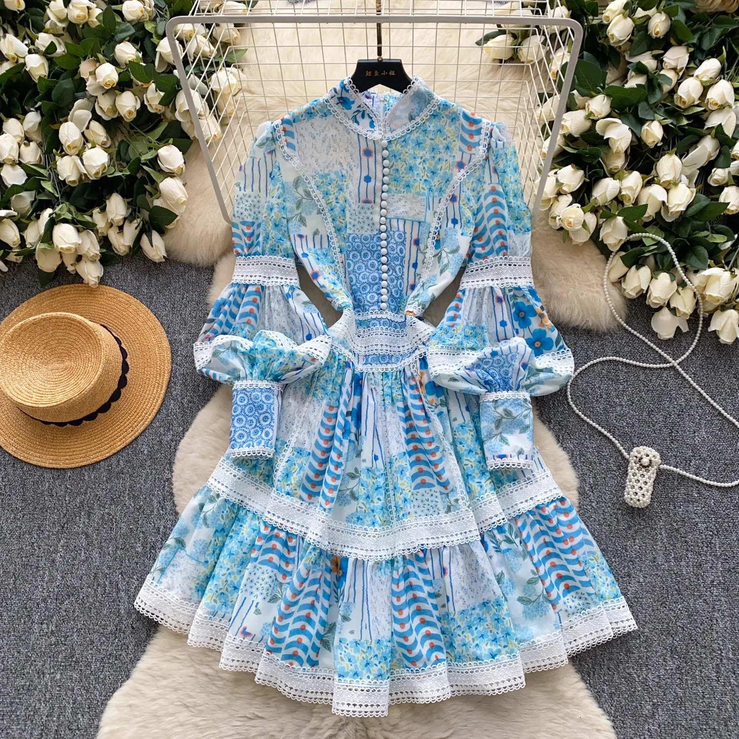 French Elegant Vintage Hollow Out Print Women Dresses Stand Long Lantern Sleeve High Waist Patchwork Lace Up Mini Dress Female
French Elegant Vintage Hollow Out Print Women Dresses Stand Long Lantern Sleeve High Waist Patchwork Lace Up Mini Dress Female