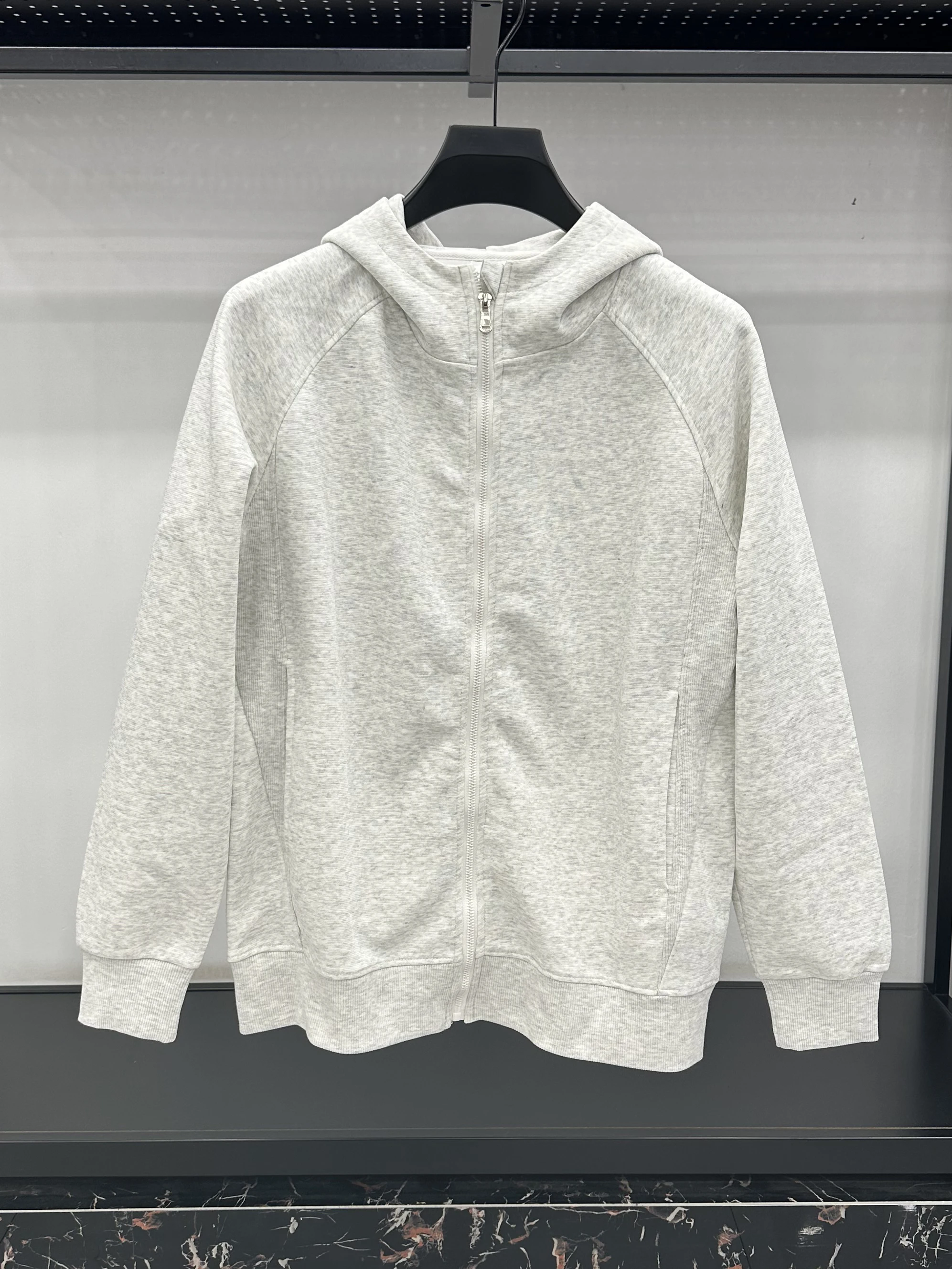 Новая мужская толстовка на молнии однотонного цвета, спортивная футболка свободного кроя, повседневный базовый топ с длинным рукавом, модный дышащий топ из смесового хлопка
Новая мужская толстовка на молнии однотонного цвета, спортивная футболка свободного кроя, повседневный базовый топ с длинным рукавом, модный дышащий топ из смесового хлопка