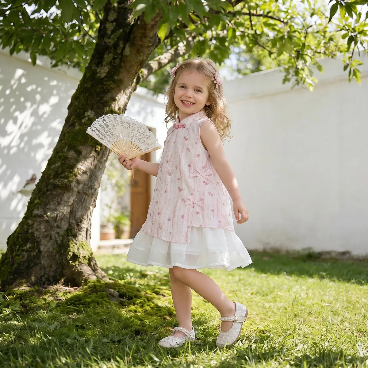 Girls New Chinese Cheongsam Dress Summer New Baby Girl Frog Button Floral Chinese Style Sleeveless Dress
Girls New Chinese Cheongsam Dress Summer New Baby Girl Frog Button Floral Chinese Style Sleeveless Dress