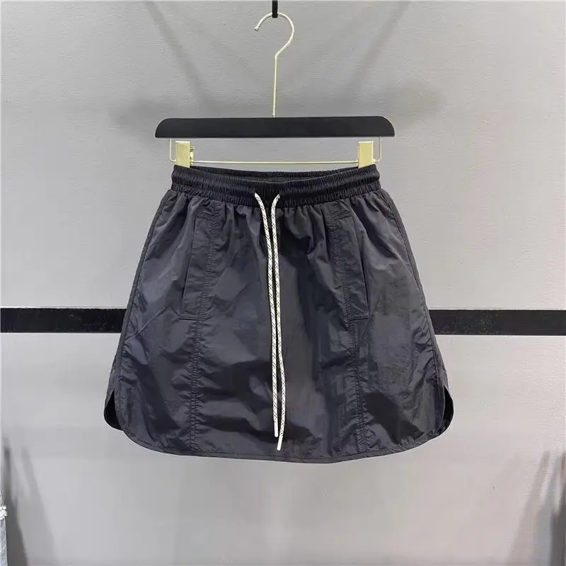Korean Fashion Design Sense Work Dress Half Length 2024 Women's Summer Elastic Waist Loose Slim Slim Split Casual Short Skirt
Korean Fashion Design Sense Work Dress Half Length 2024 Women's Summer Elastic Waist Loose Slim Slim Split Casual Short Skirt