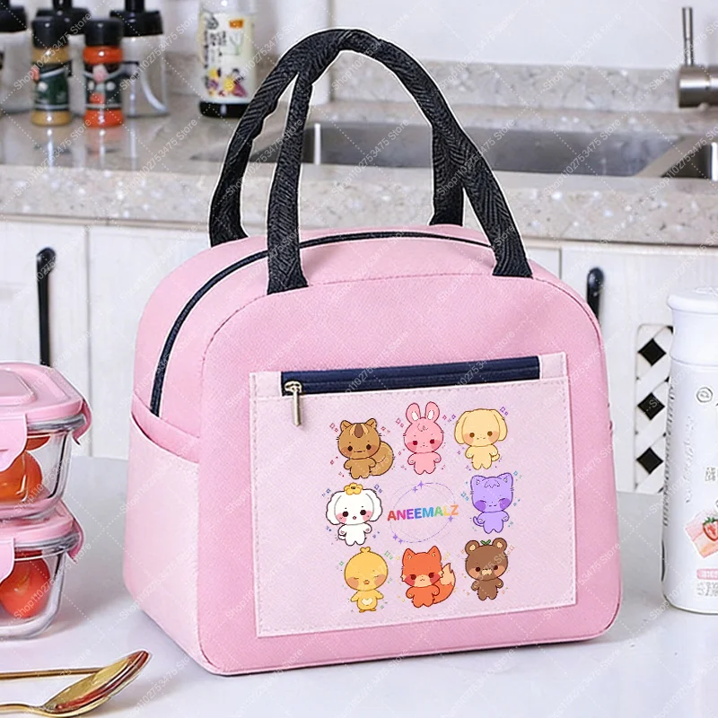 Cartoon Cute Handbag Accessories ATEEZS ANITEEZS Anime Zip Lunch Tote Kpop Style Pattern Food Insulation Bag Storage Pouch Gift
Cartoon Cute Handbag Accessories ATEEZS ANITEEZS Anime Zip Lunch Tote Kpop Style Pattern Food Insulation Bag Storage Pouch Gift