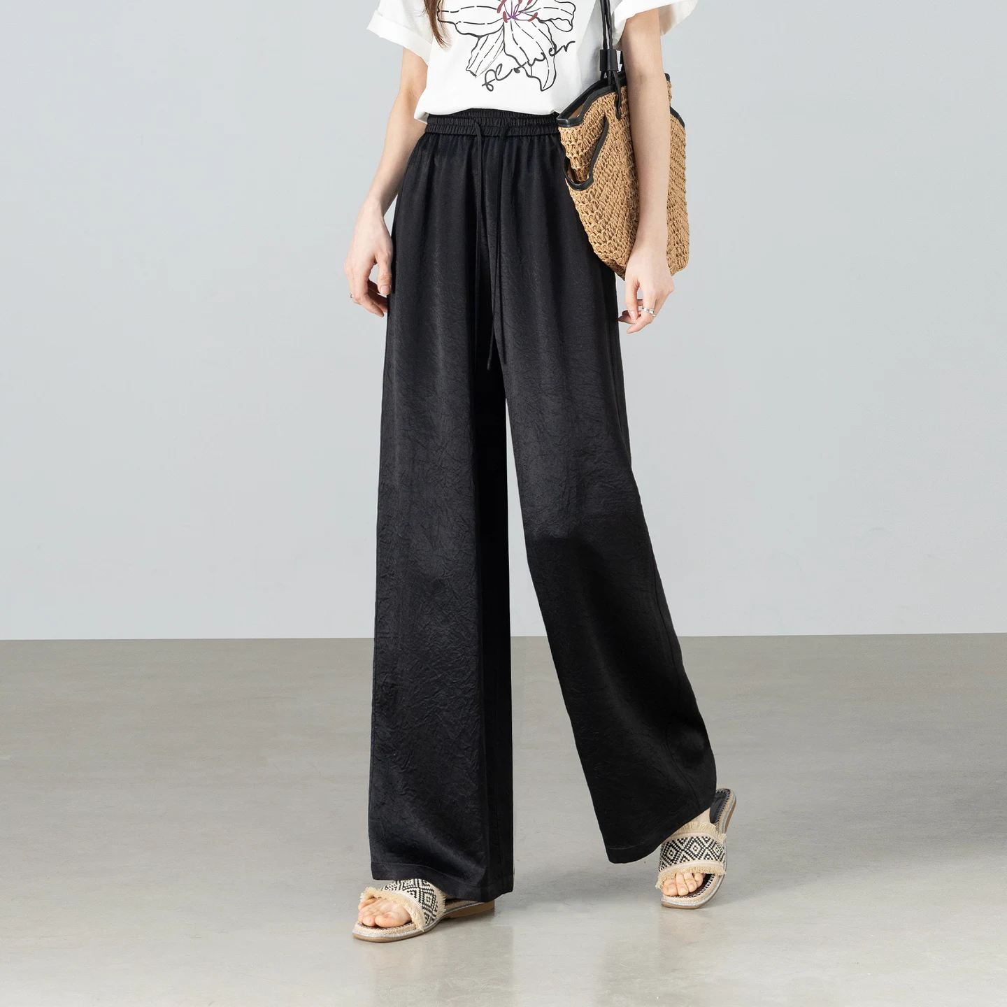 SENTUBILA Women's Wide Leg Pants 2026 Spring New Fashion Satin Drawstring Elastic Waist Loose Casual Office Trousers 162KD6402
SENTUBILA Women's Wide Leg Pants 2026 Spring New Fashion Satin Drawstring Elastic Waist Loose Casual Office Trousers 162KD6402