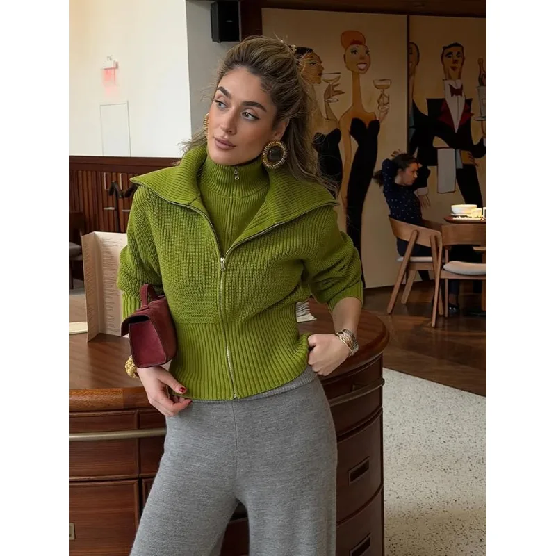 Autumn High Street Warm Sweater Green Zipper Knitted Cardigan Women Fashion Lapel Stand Collar Full Sleeve Loose Knitwear Lady
Autumn High Street Warm Sweater Green Zipper Knitted Cardigan Women Fashion Lapel Stand Collar Full Sleeve Loose Knitwear Lady