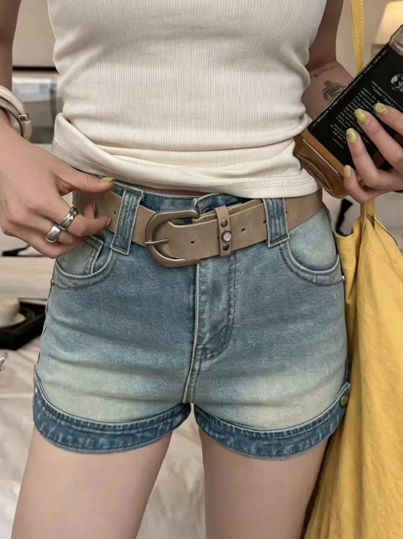 Retro Light Blue High Waist Denim Shorts Women's Summer Slimming Versatile Spicy Commuter Butt Covering Hot Pants
Retro Light Blue High Waist Denim Shorts Women's Summer Slimming Versatile Spicy Commuter Butt Covering Hot Pants