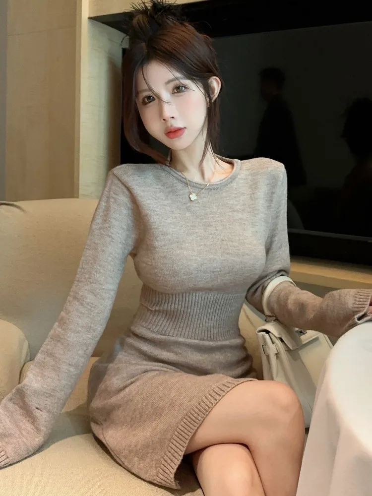Korean Style Knitted Short Dress Fashionable Slimming Base Layered Wrap around Skirt Hollow out Design Casual Autumn Wear
Korean Style Knitted Short Dress Fashionable Slimming Base Layered Wrap around Skirt Hollow out Design Casual Autumn Wear