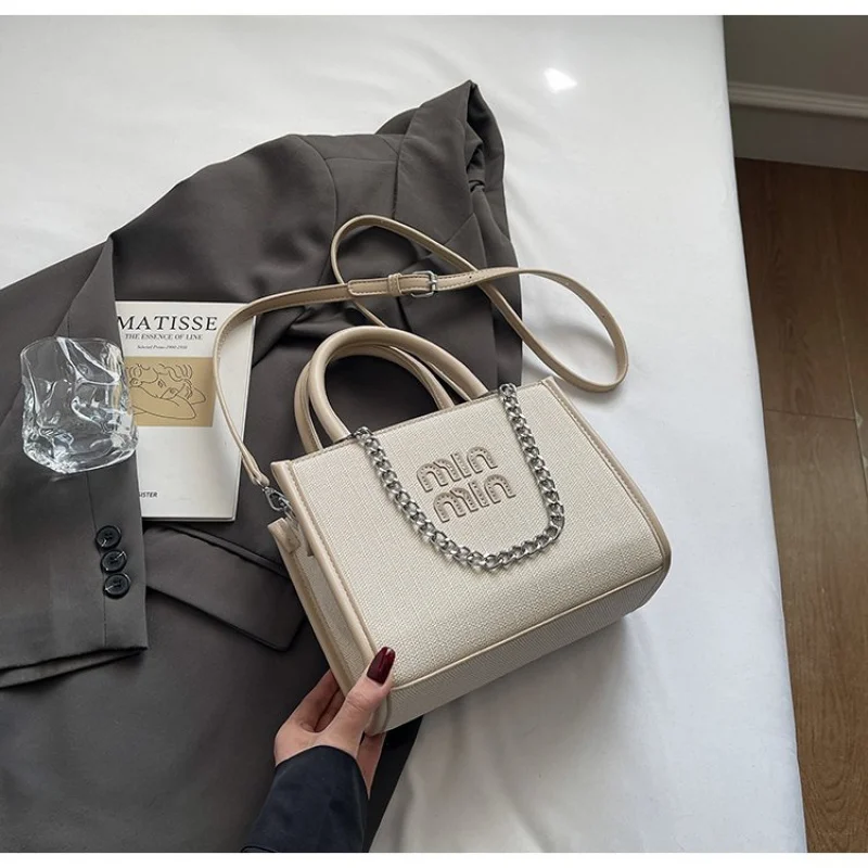 Улучшенные женские сумки из нубуковой кожи, повседневные, знаменитые, просторные, мягкие, повседневные, изысканного стиля
Улучшенные женские сумки из нубуковой кожи, повседневные, знаменитые, просторные, мягкие, повседневные, изысканного стиля 