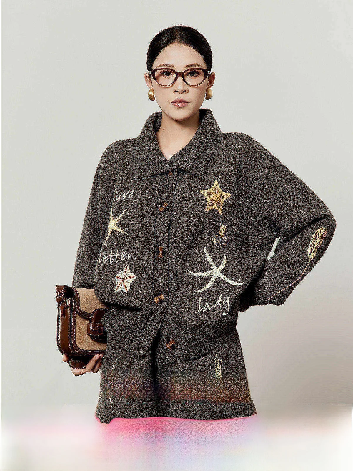 Gray Dry Starfish Set Women's Fashion Spring 2026 New Open Cardigan Shorts Two-Piece Set Cute Style Long Sleeve Turn-Down Collar
Gray Dry Starfish Set Women's Fashion Spring 2026 New Open Cardigan Shorts Two-Piece Set Cute Style Long Sleeve Turn-Down Collar