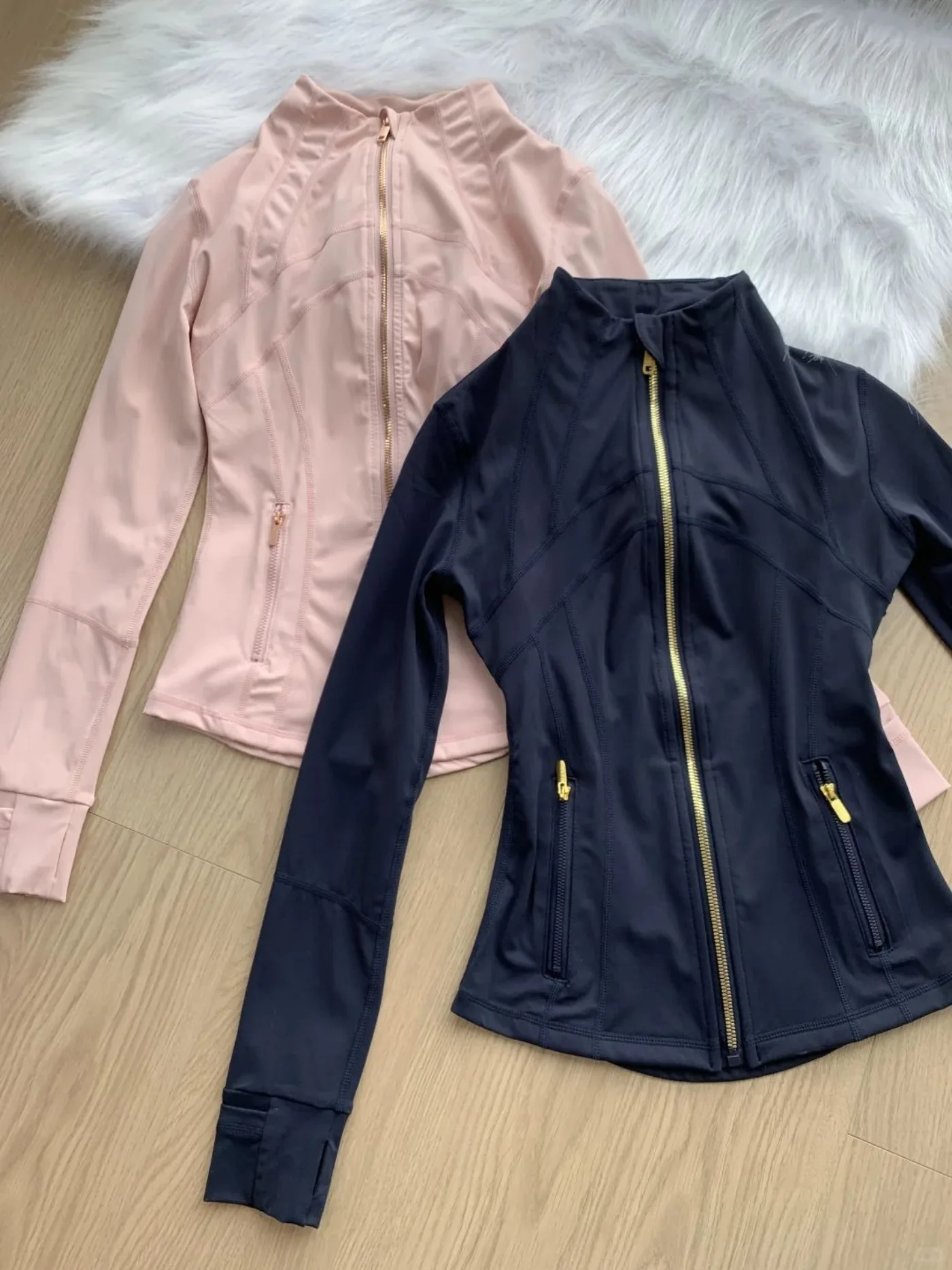 New Yoga Women's Tight Stand-up Collar Golden Zipper Long-sleeved Top for Sports, Running, Quick-drying and Fitness
New Yoga Women's Tight Stand-up Collar Golden Zipper Long-sleeved Top for Sports, Running, Quick-drying and Fitness