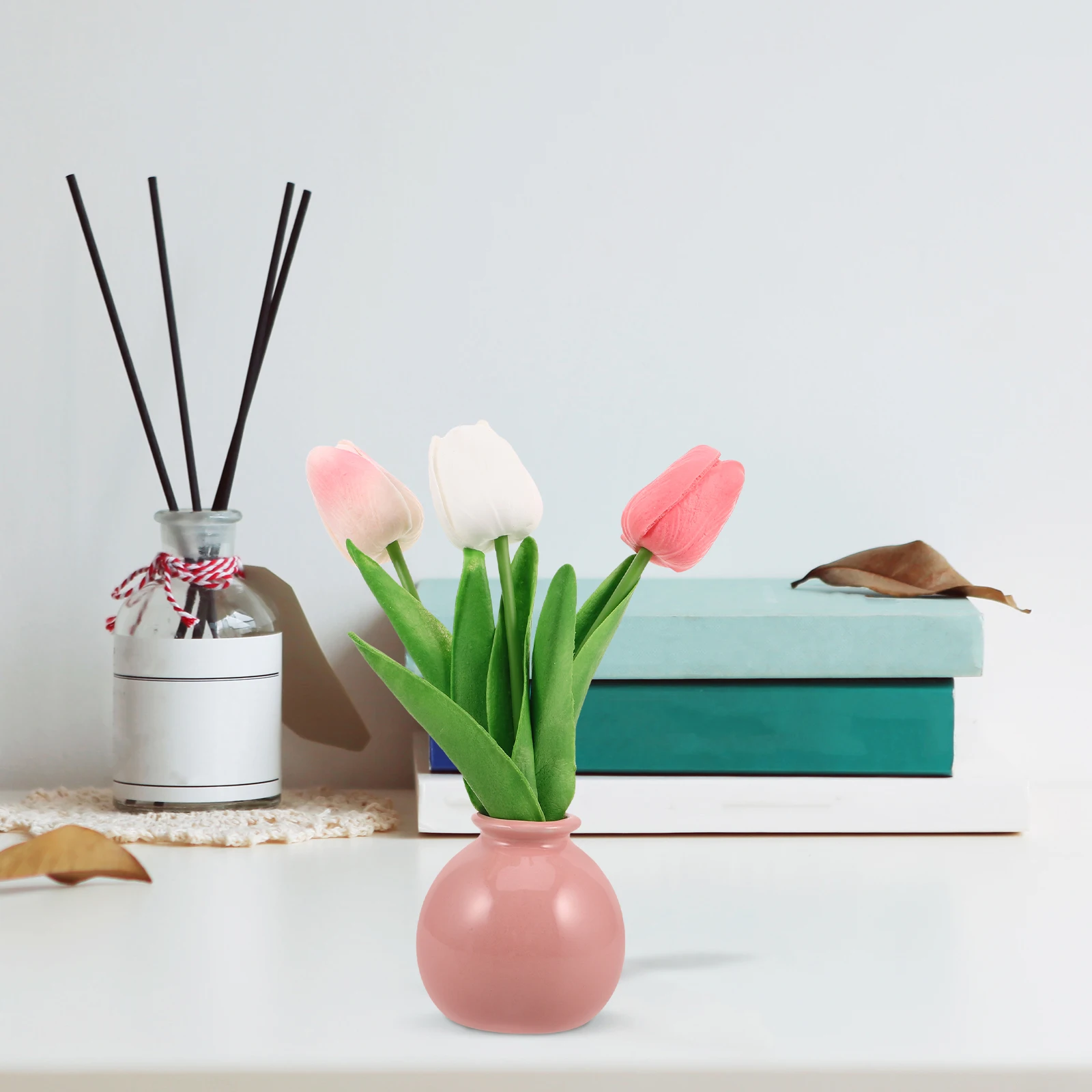 Artificial Flower Arrangements for Home Decoration Simulated Tulips in Pot Centerpiece Non Fading Fake Flowers Small Decorative
Artificial Flower Arrangements for Home Decoration Simulated Tulips in Pot Centerpiece Non Fading Fake Flowers Small Decorative