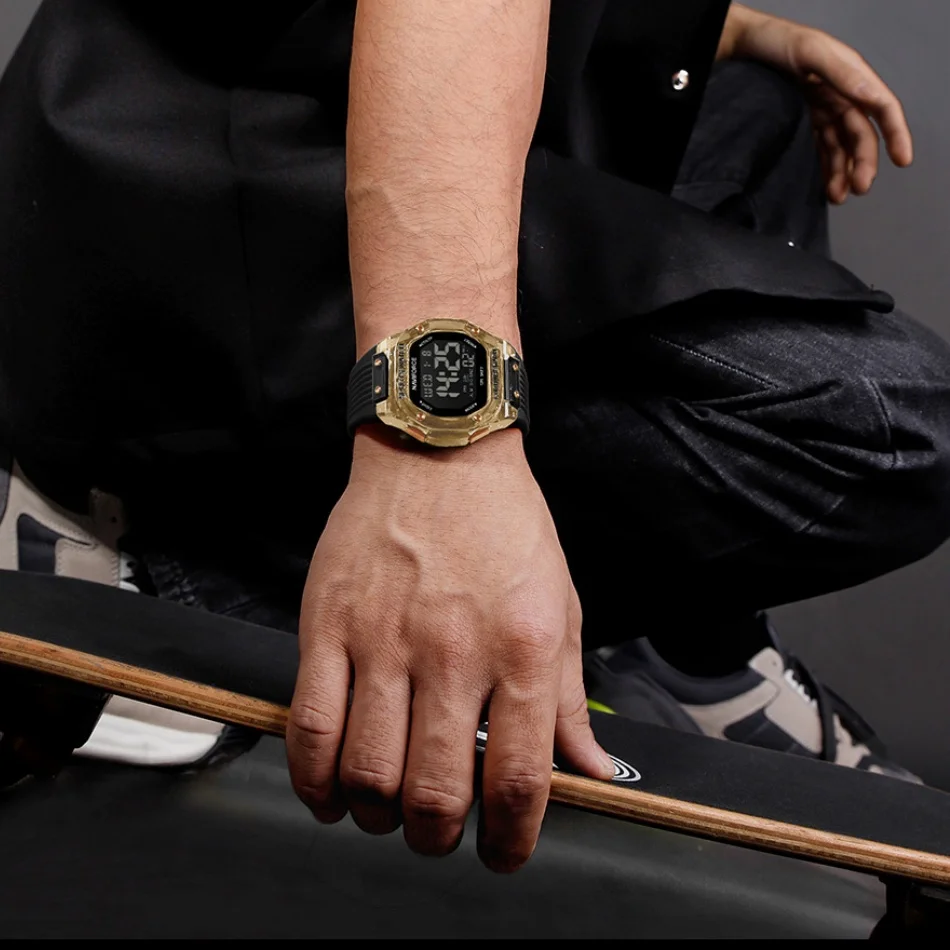 NAVIFORCE мужские электронные часы силиконовый ремешок 30 метров модный жизненный дисплей даты светодиодная подсветка водонепроницаемые часы для мальчиков
NAVIFORCE мужские электронные часы силиконовый ремешок 30 метров модный жизненный дисплей даты светодиодная подсветка водонепроницаемые часы для мальчиков