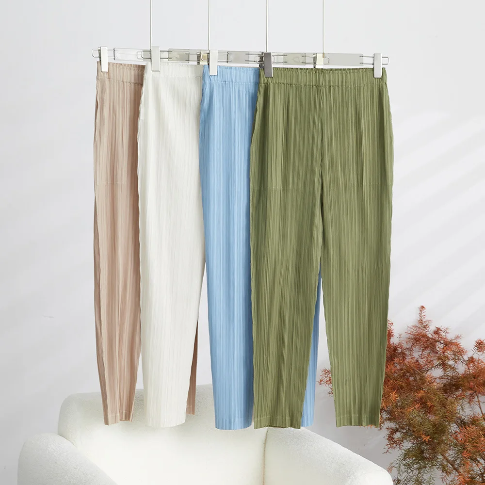 YUUDX Miyake Pleated Pants Peplum Pants Small Foot Straight Pants Women 2023 Spring and Summer New Thin Nine-point Casual Pants
YUUDX Miyake Pleated Pants Peplum Pants Small Foot Straight Pants Women 2023 Spring and Summer New Thin Nine-point Casual Pants