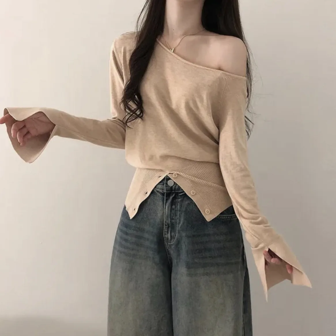 Шикарный корейский женский вязаный свитер Long Sve oulder Bared Base irt Waist Cinched Gentle Button up Side Oulder Top
Шикарный корейский женский вязаный свитер Long Sve oulder Bared Base irt Waist Cinched Gentle Button up Side Oulder Top