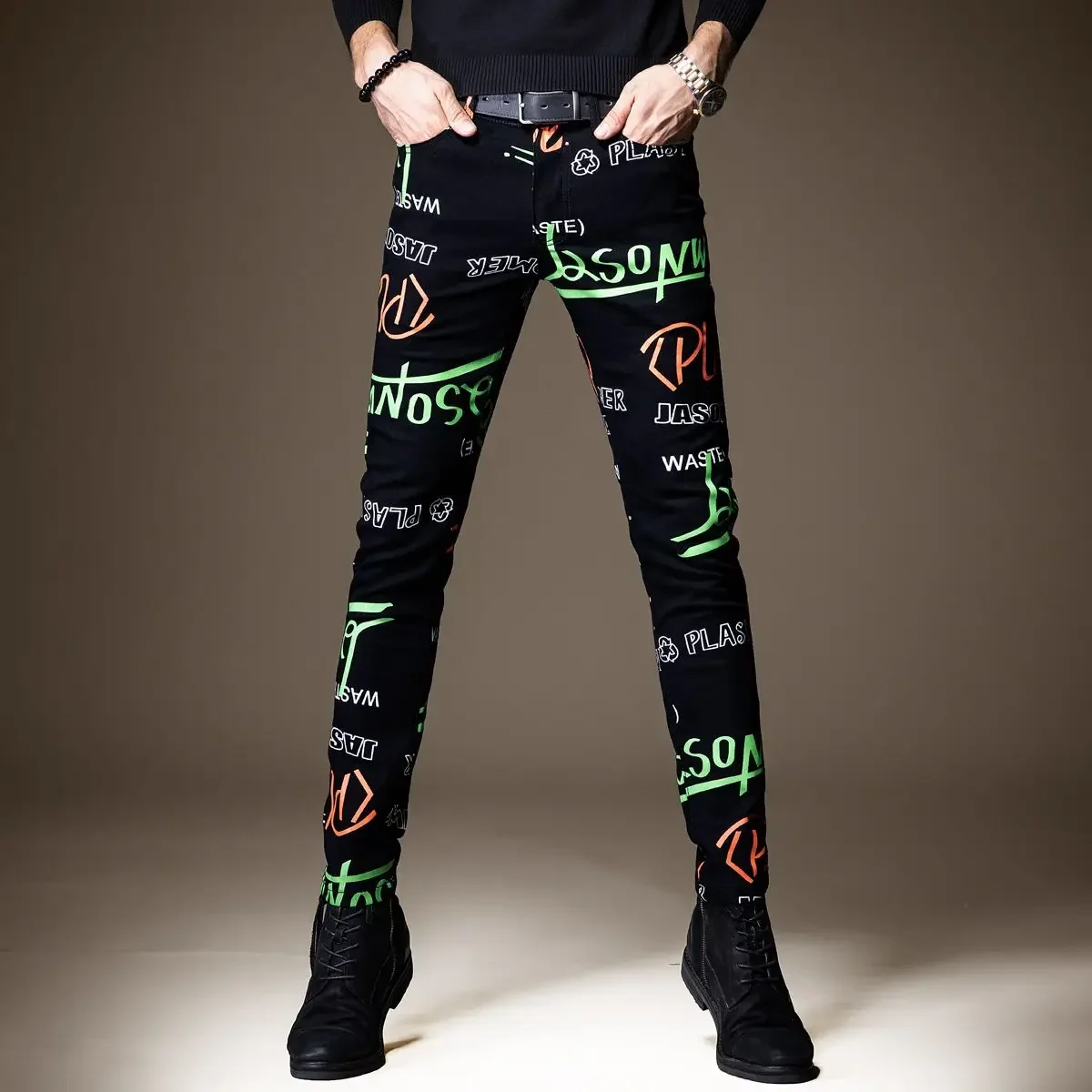 Korean Style Harajuku Fashion Kpop Luxury Men's Graffiti Letter Print Jeans Hip-hop Streetwear Skinny Casual Black Pants Man
Korean Style Harajuku Fashion Kpop Luxury Men's Graffiti Letter Print Jeans Hip-hop Streetwear Skinny Casual Black Pants Man