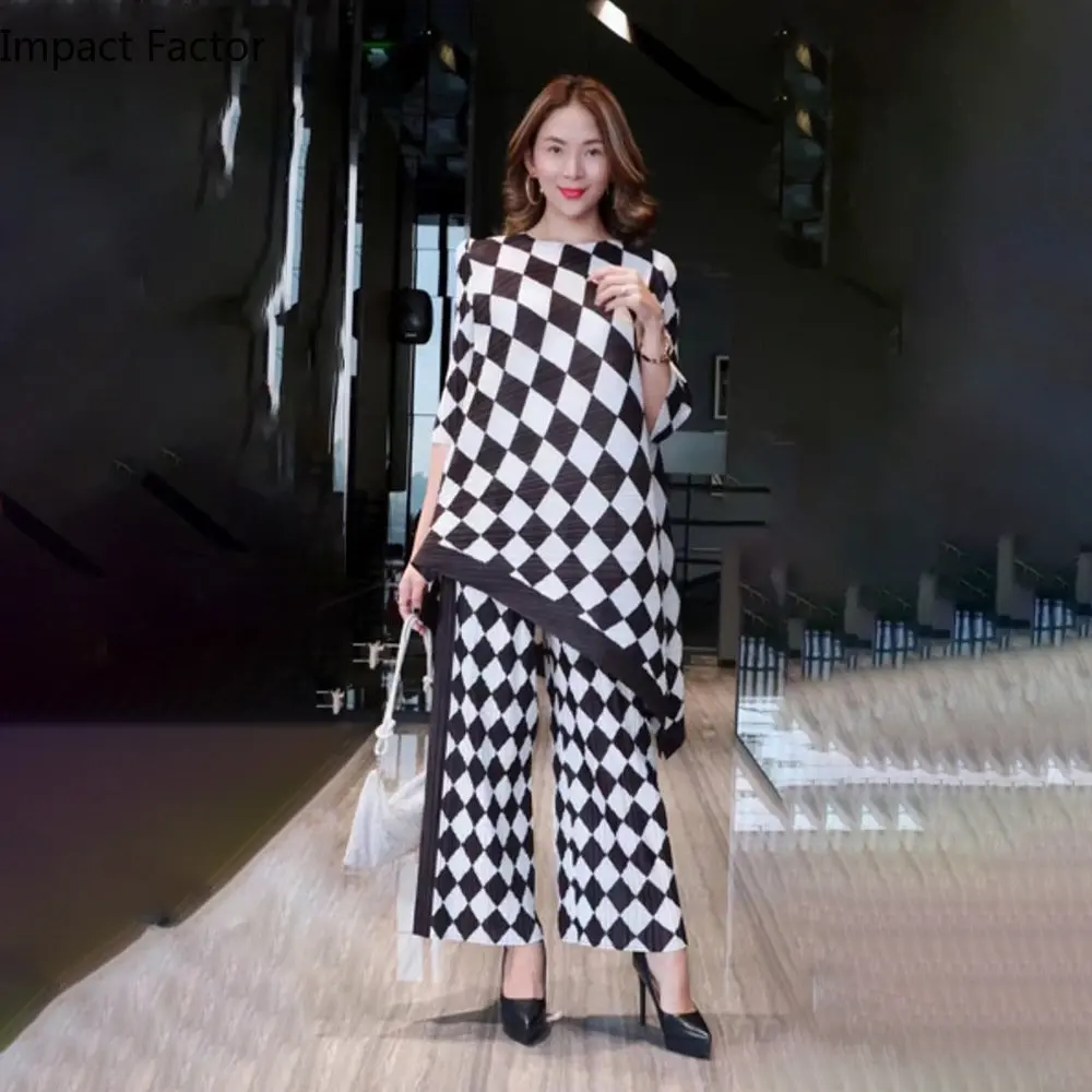 Miyake Pleated Fashion Casual Suit 2023 Spring Women's New Design High End Elegant Loose Two Piece Set
Miyake Pleated Fashion Casual Suit 2023 Spring Women's New Design High End Elegant Loose Two Piece Set