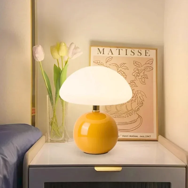 Cream style mushroom long-lasting light eye protection simple cute bedside decoration table lamp atmosphere lighting fixture
Cream style mushroom long-lasting light eye protection simple cute bedside decoration table lamp atmosphere lighting fixture