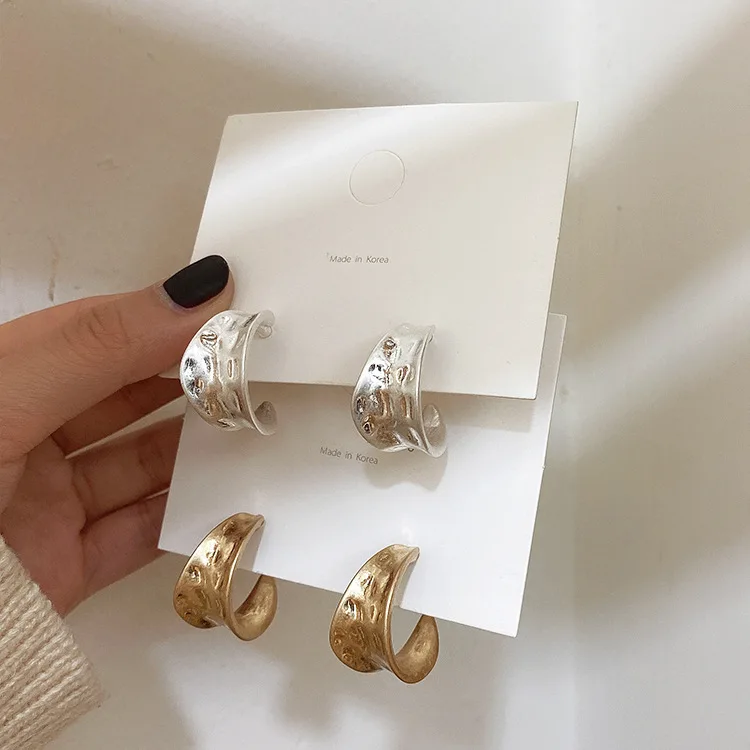 Minimalist C-shaped Hoop Earrings for Women Fashion Textured Geometric Chunky Circle Drop Earrings Party Jewelry Gifts
Minimalist C-shaped Hoop Earrings for Women Fashion Textured Geometric Chunky Circle Drop Earrings Party Jewelry Gifts